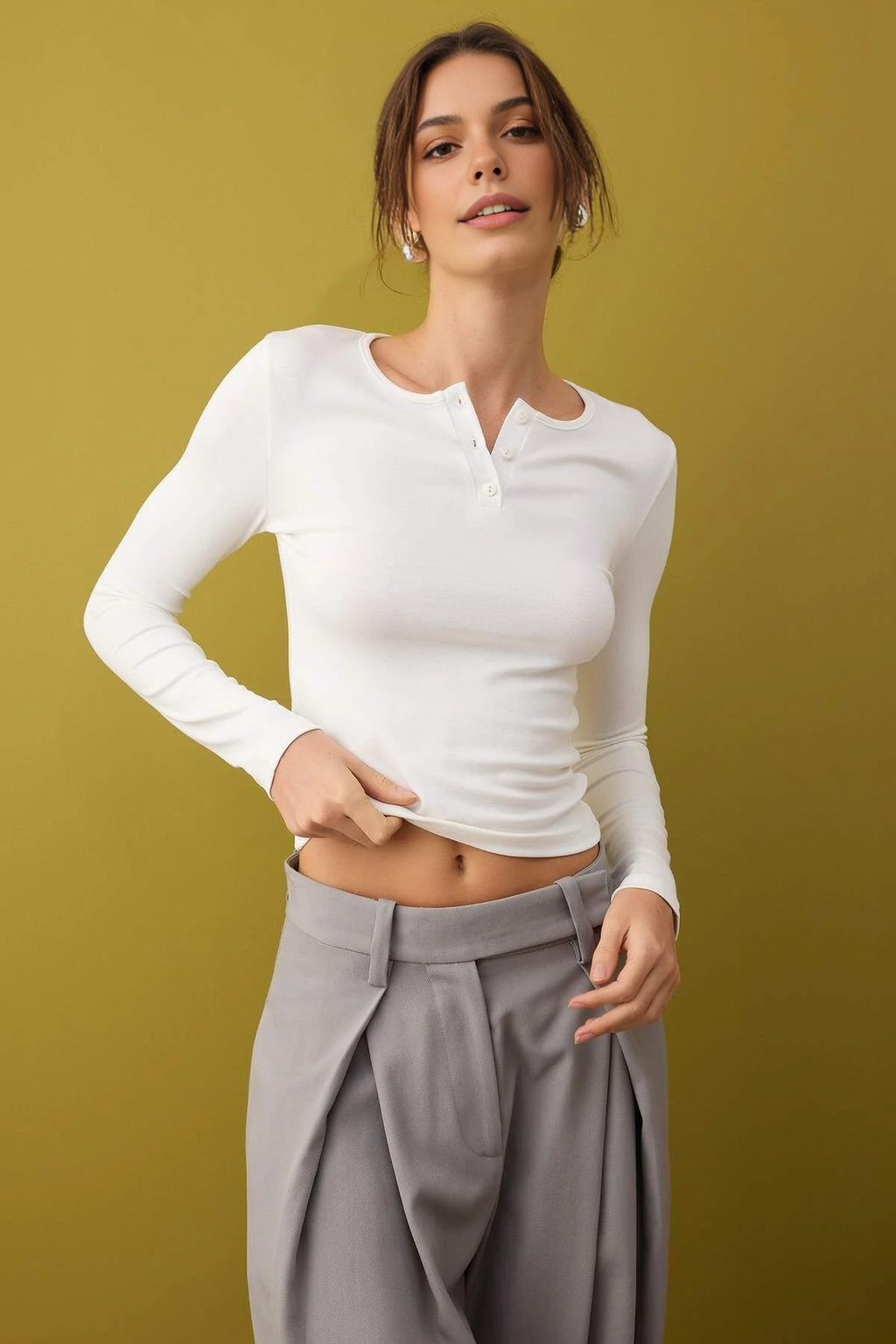 Crew Neck Buttoned Knitted Blouse