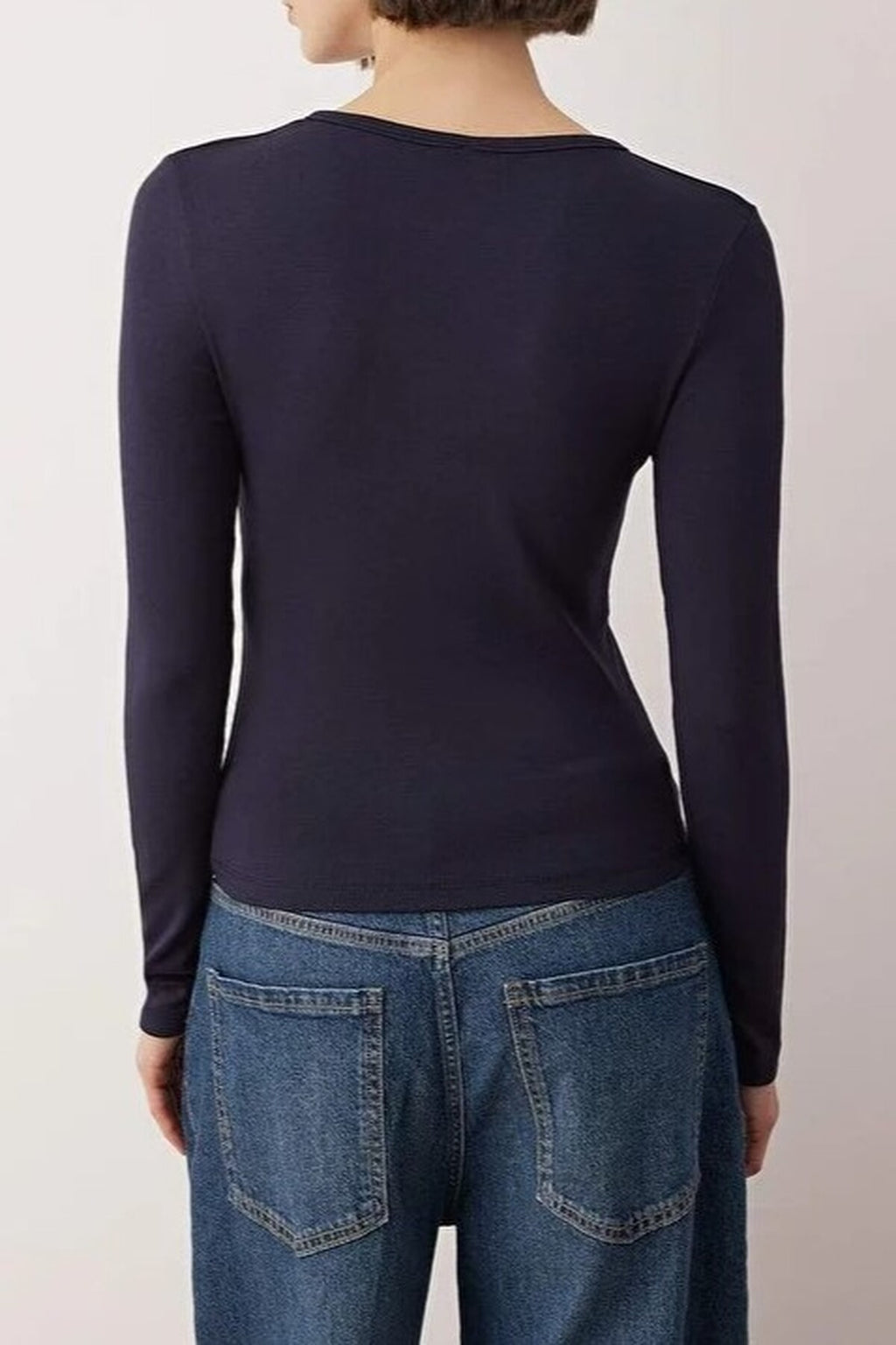 Crew Neck Buttoned Knitted Blouse