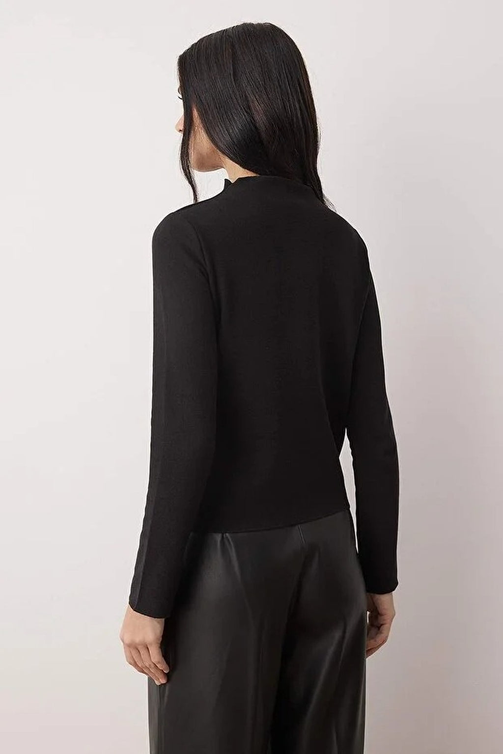 Accessory Detailed Wrap Long-Sleeved Knitted Blouse