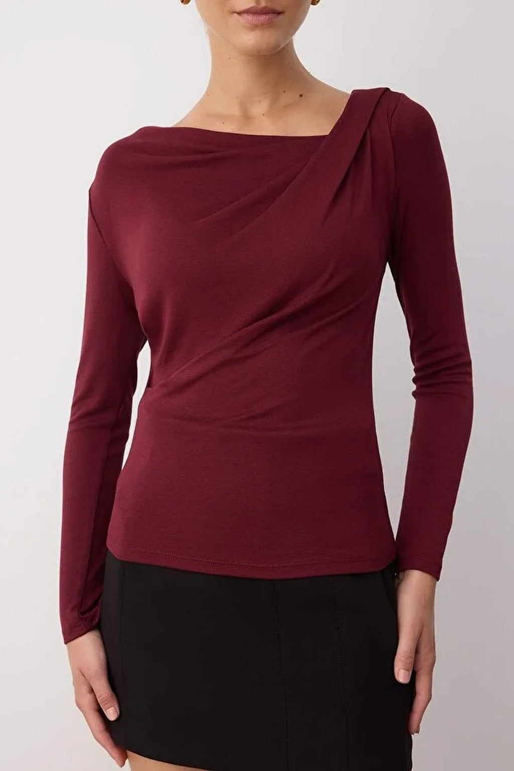 Asymmetrical Neckline Detail Flexible Knit Blouse