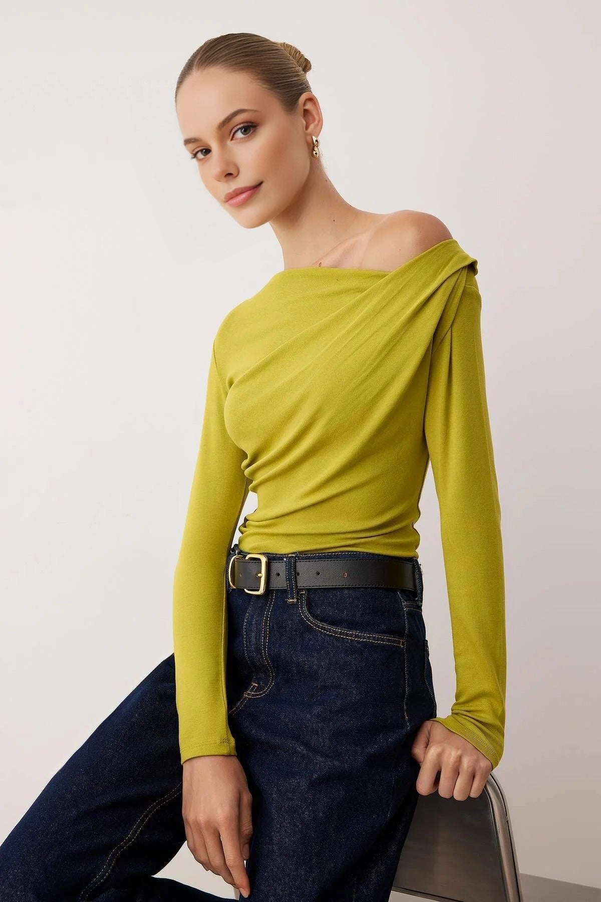 Asymmetrical Neckline Detail Flexible Knit Blouse