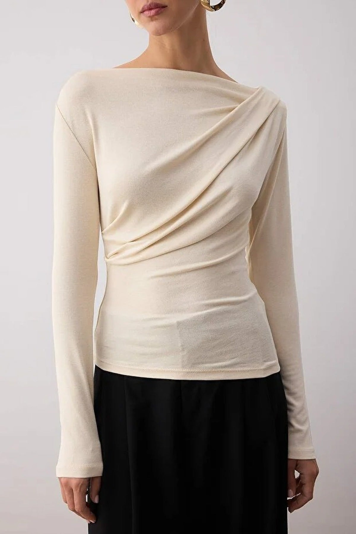 Asymmetrical Neckline Detail Flexible Knit Blouse