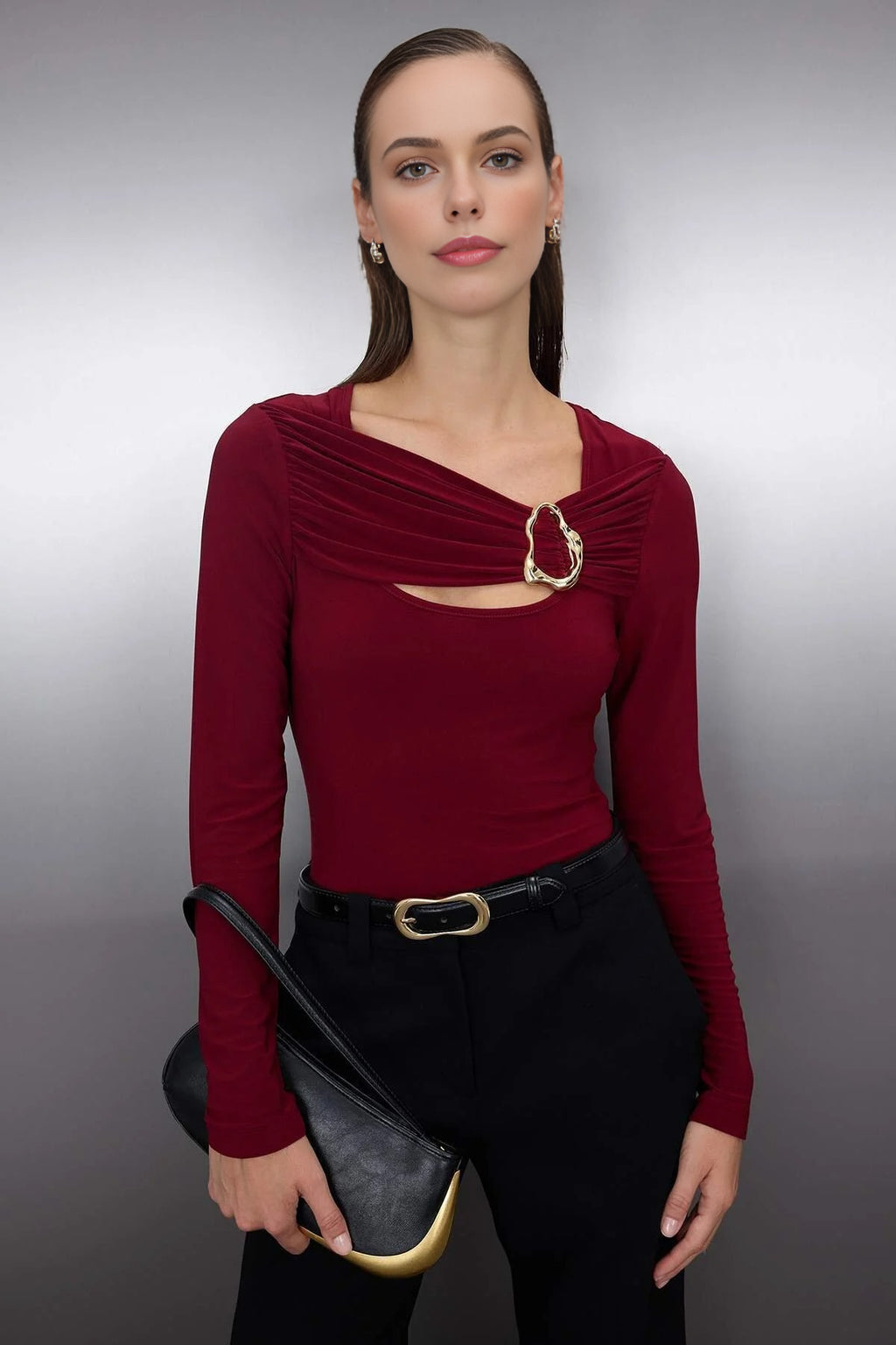 Fitted Knitted Blouse with Accessory and Cut-Out Details