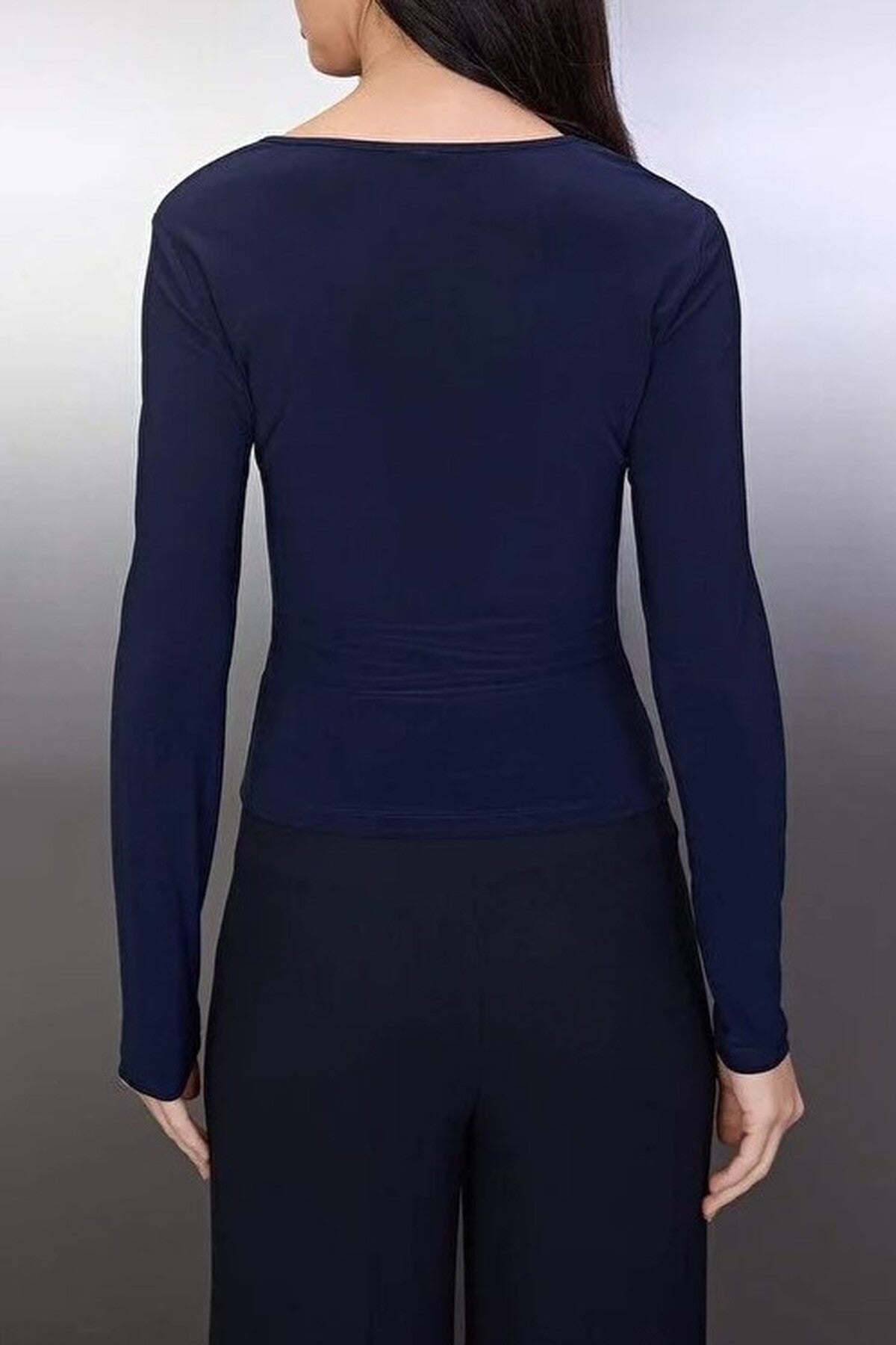Fitted Knitted Blouse with Accessory and Cut-Out Details