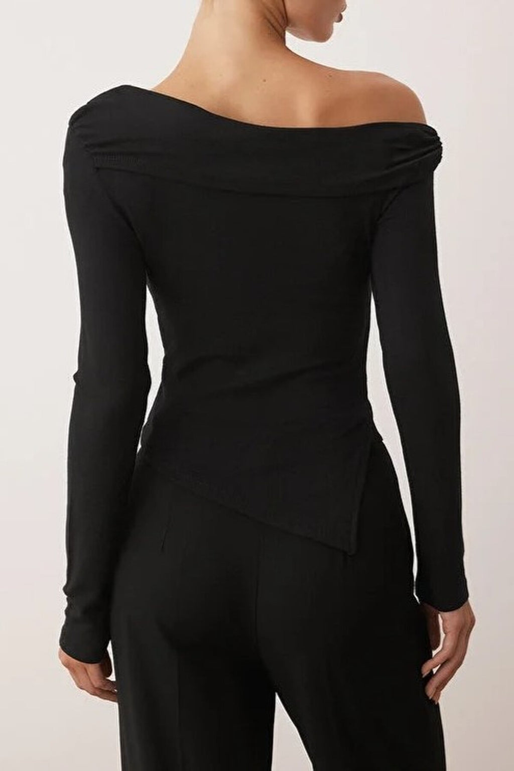 Asymmetrical Neckline Fitted Knitted Blouse with Accessory Details
