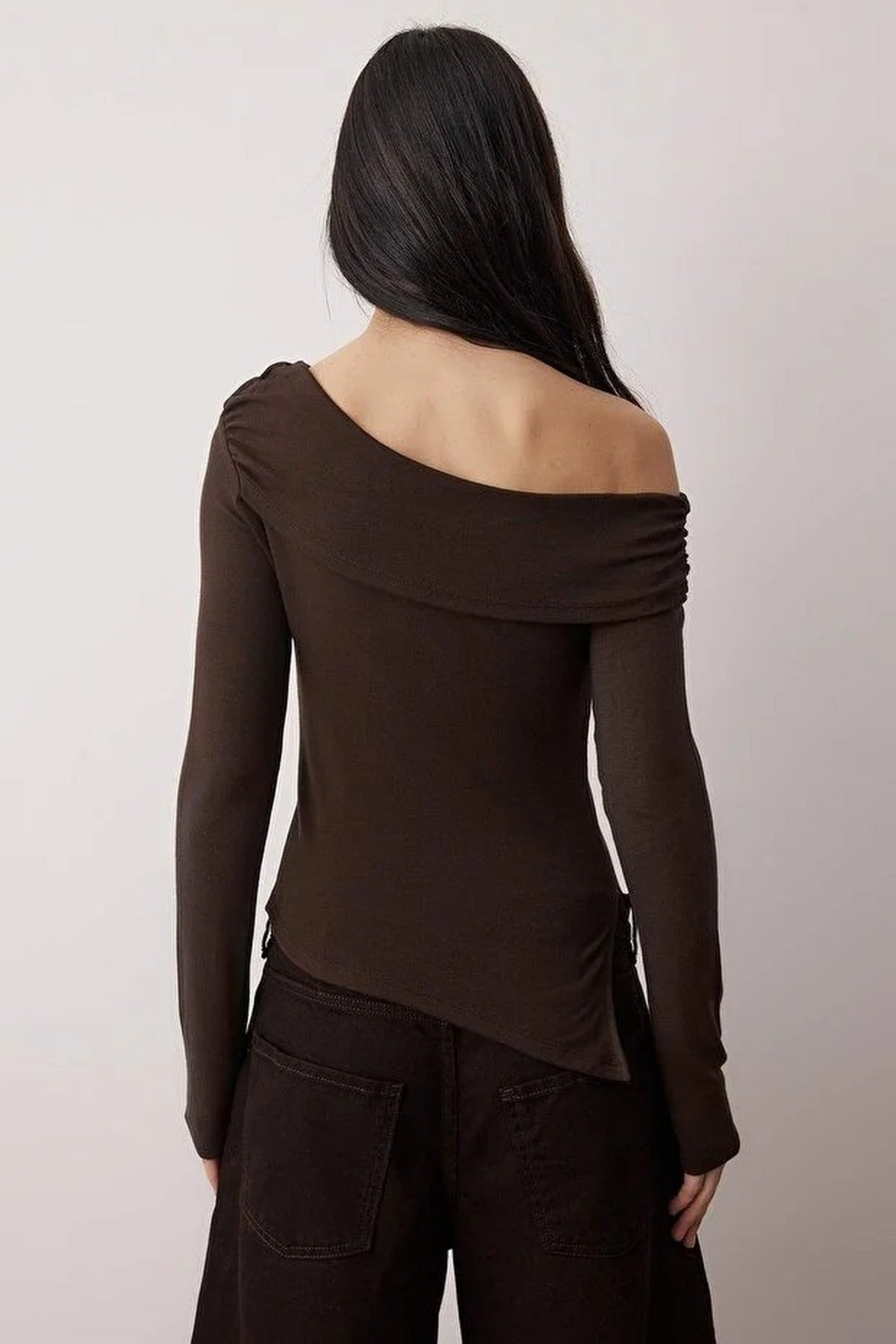 Asymmetrical Neckline Fitted Knitted Blouse with Accessory Details