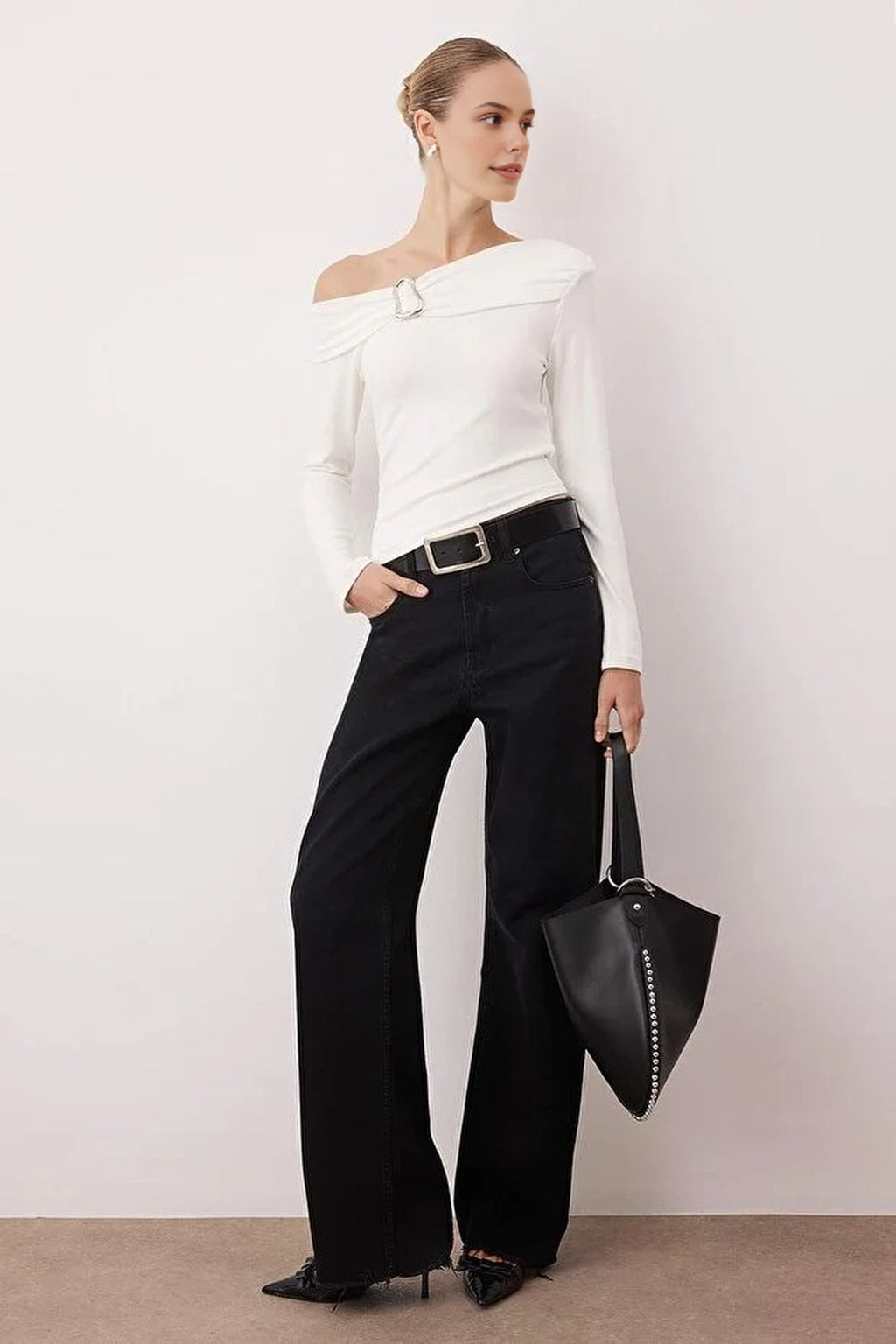 Asymmetrical Neckline Fitted Knitted Blouse with Accessory Details