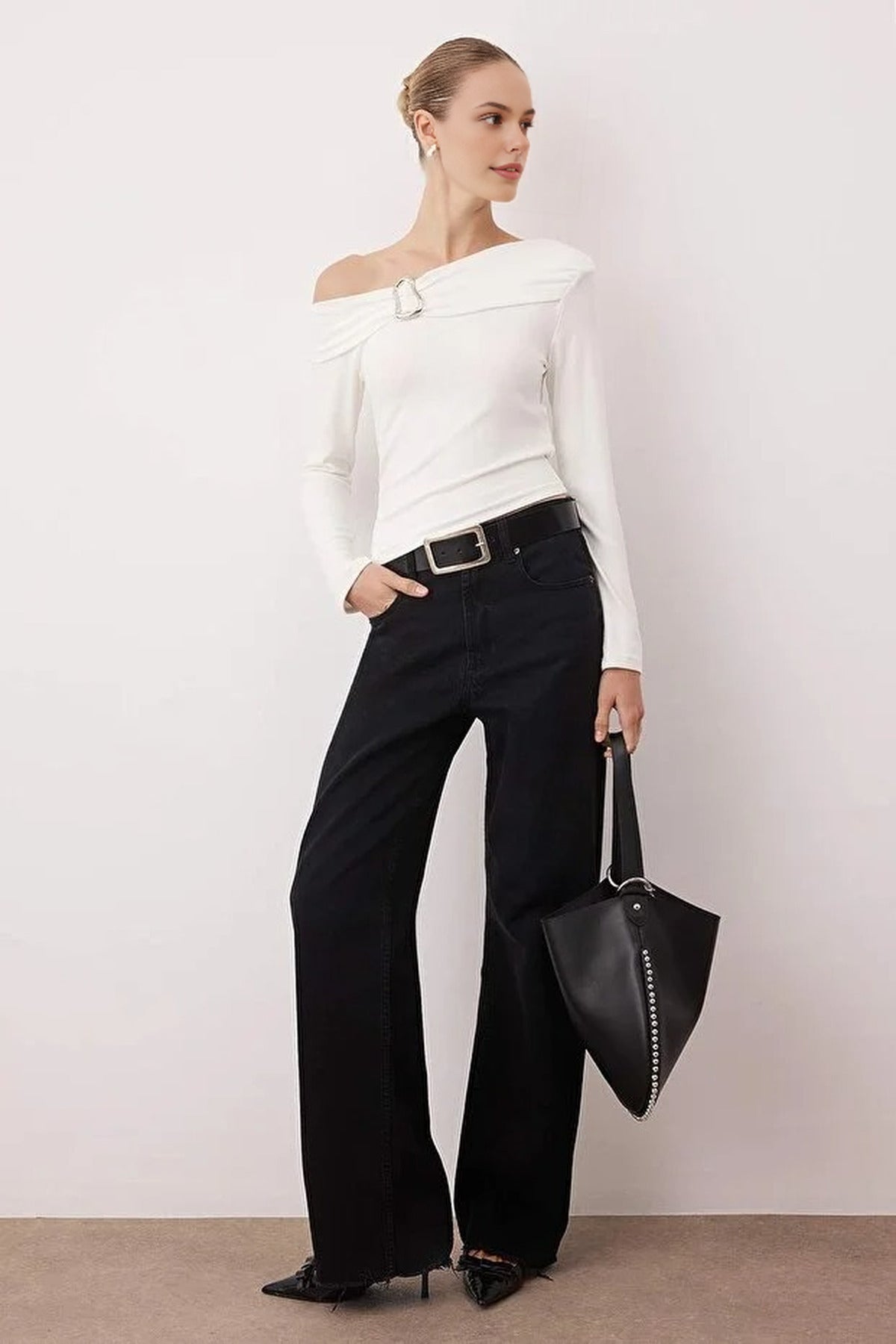 Asymmetrical Neckline Fitted Knitted Blouse with Accessory Details