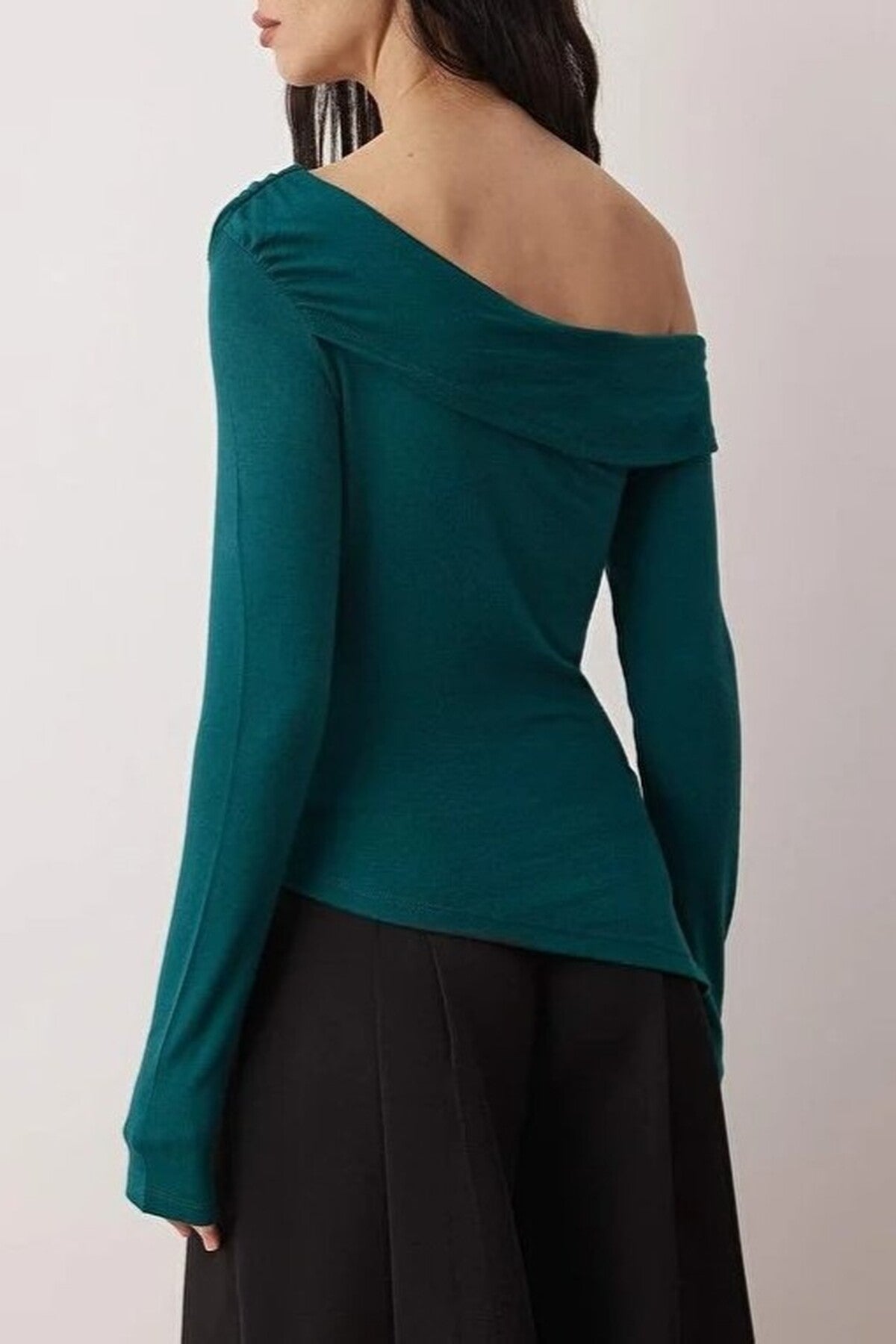 Asymmetrical Neckline Fitted Knitted Blouse with Accessory Details