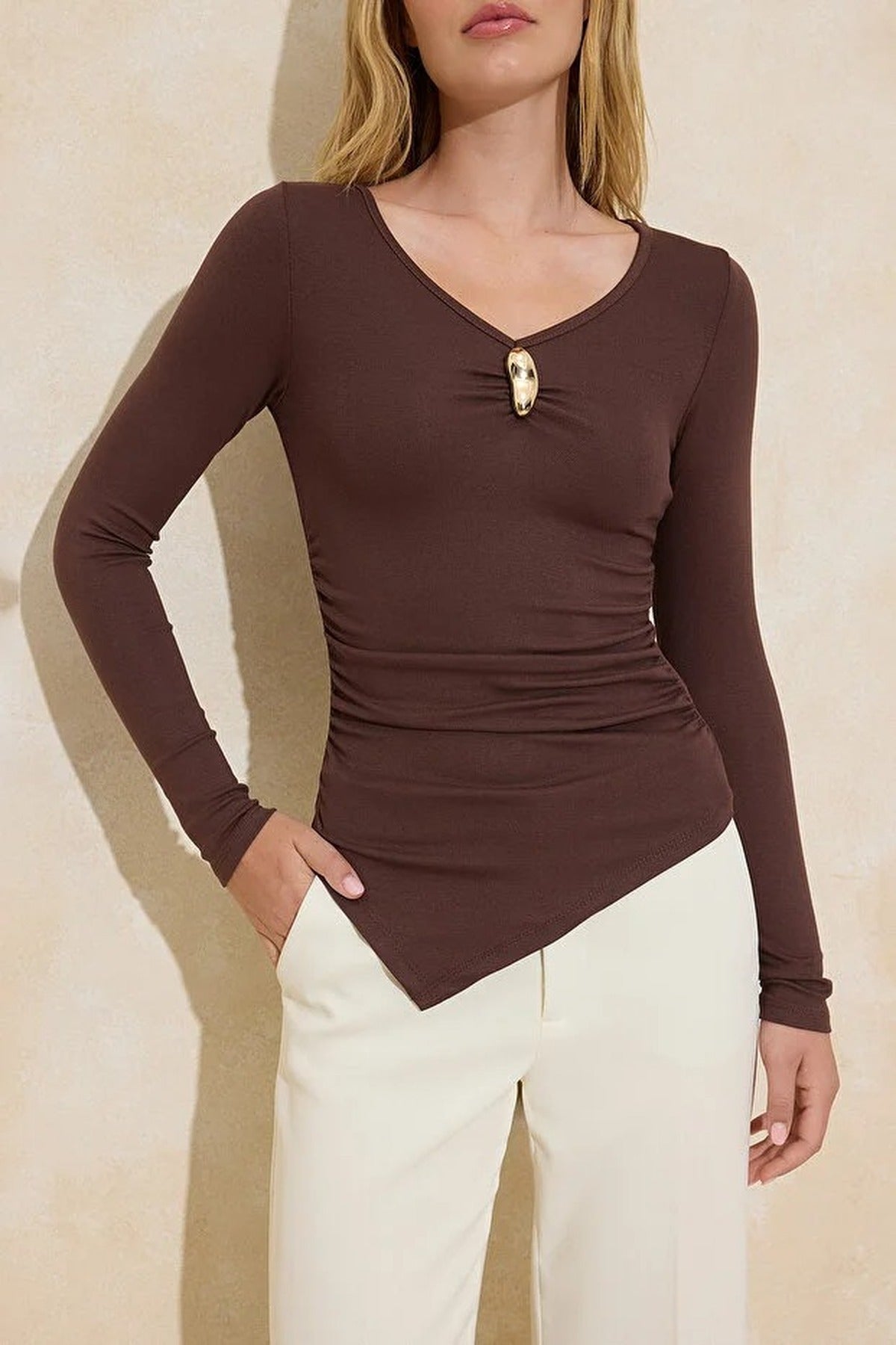 V-Neck Long-Sleeved Stretchy Knit Blouse