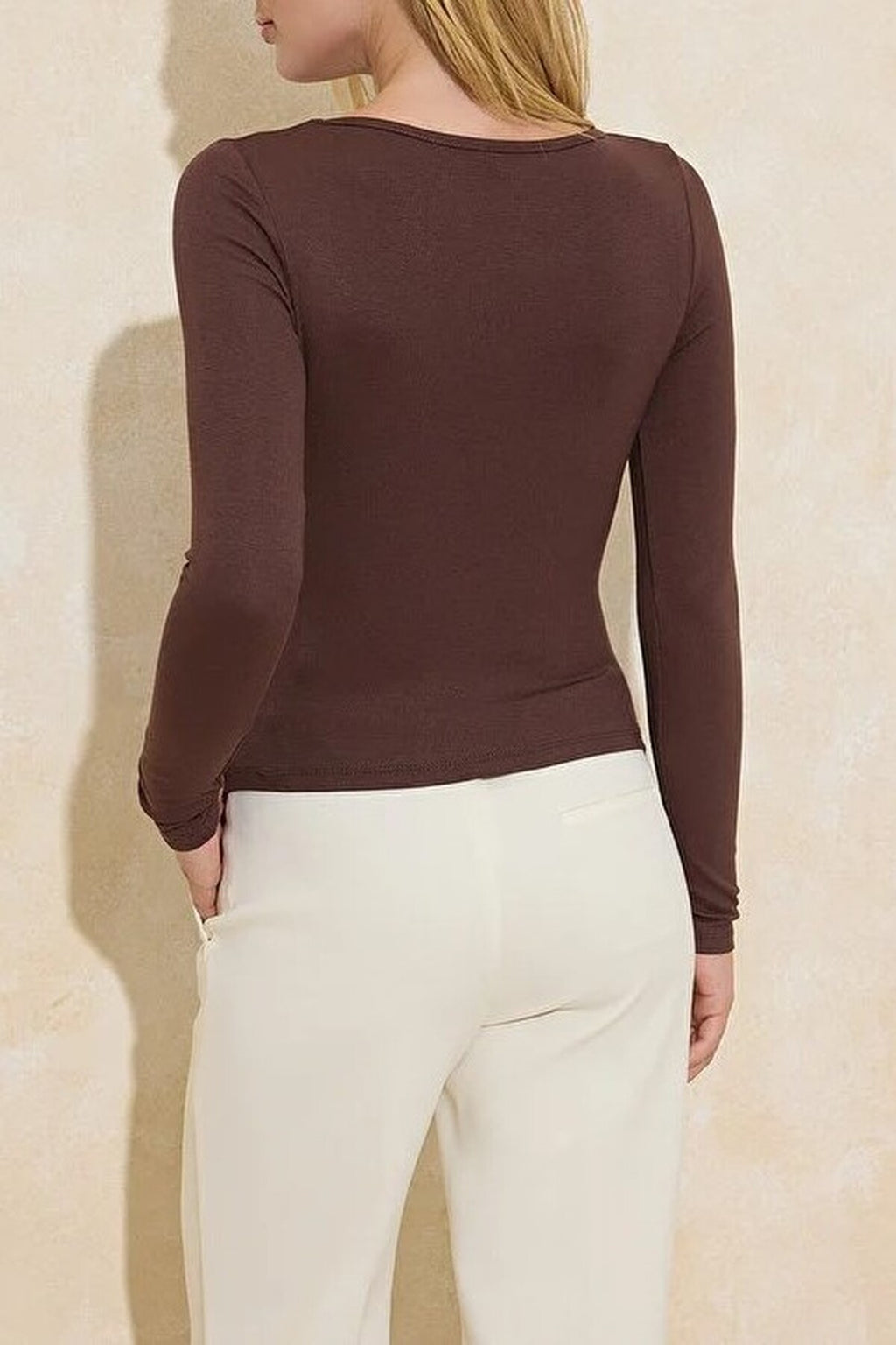 V-Neck Long-Sleeved Stretchy Knit Blouse