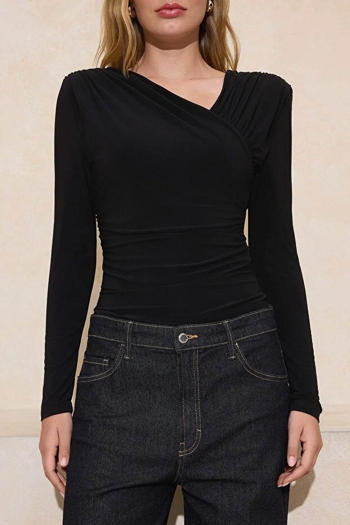 Asymmetrical Neck Long Sleeve Stretch Knit Blouse