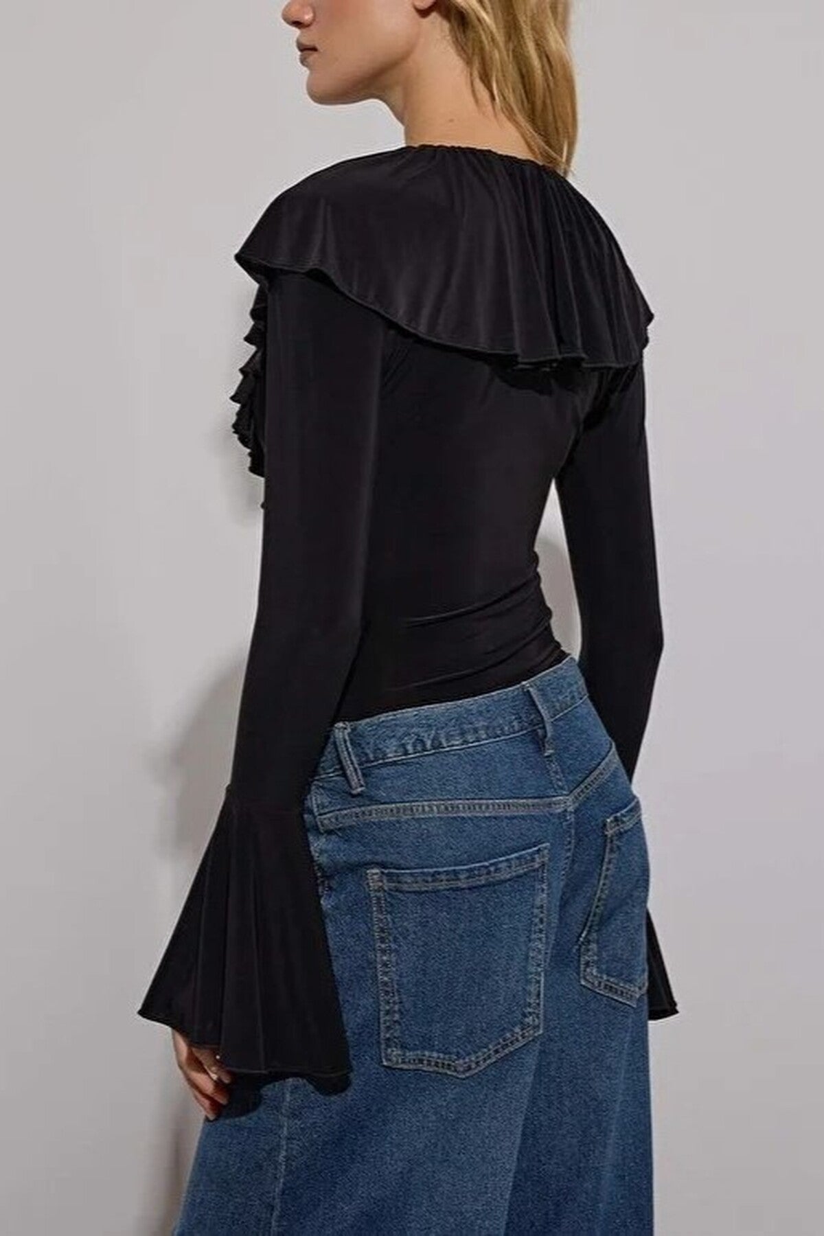 V-Neck Knit Sandy Bodysuit