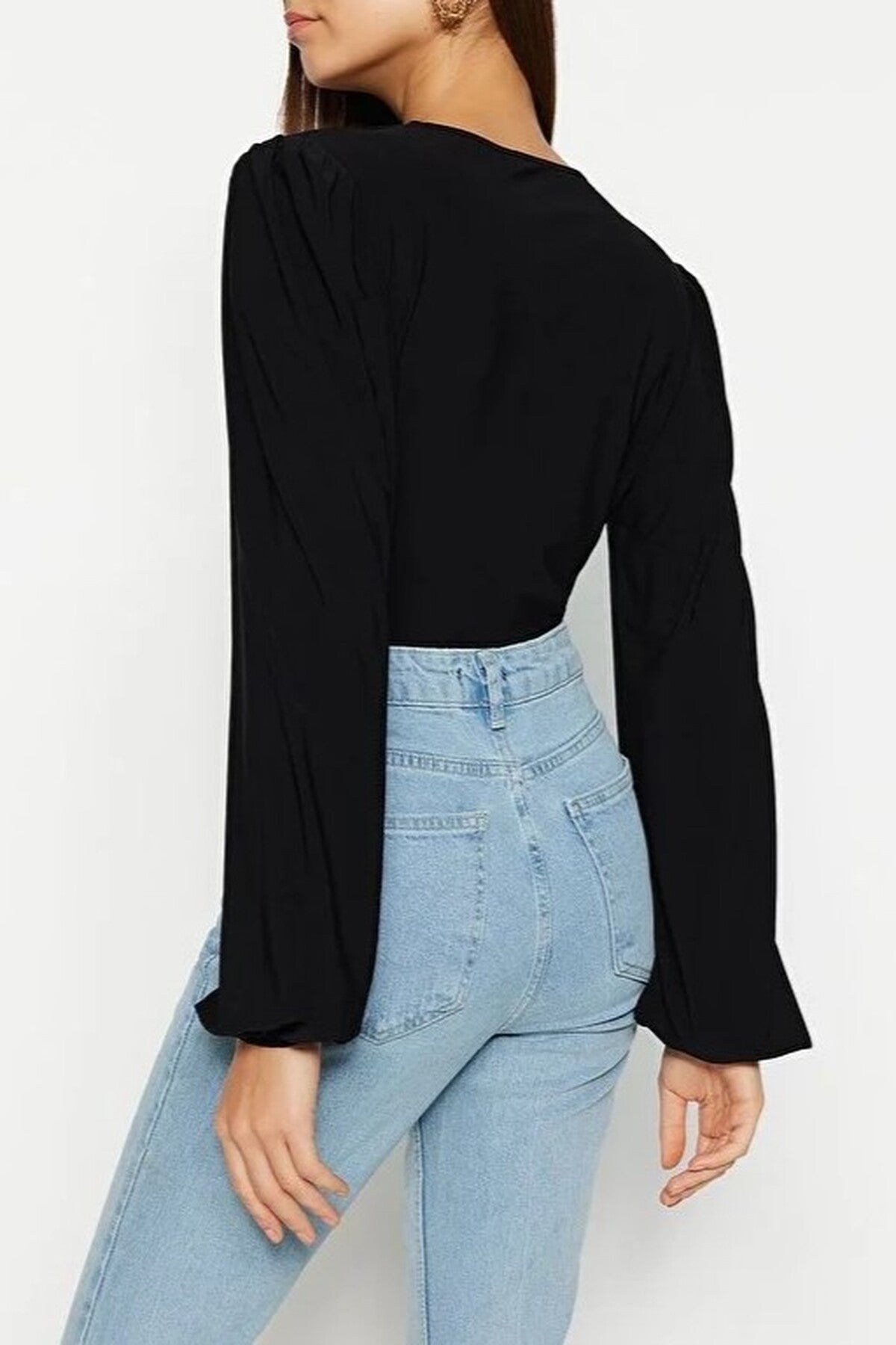 Balloon Sleeve V-Neck Fitted Flexible Knit Bodysuit