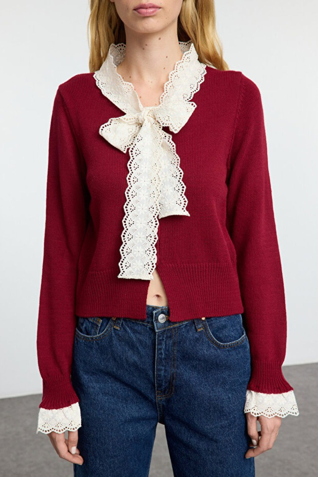 Lace Garnished Ribbon/Bow Detailed Knit Crop Cardigan