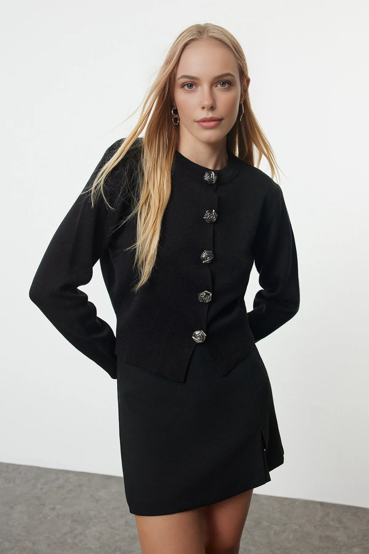 Premium Yarn Crop Knit Cardigan with Rose Button Detail