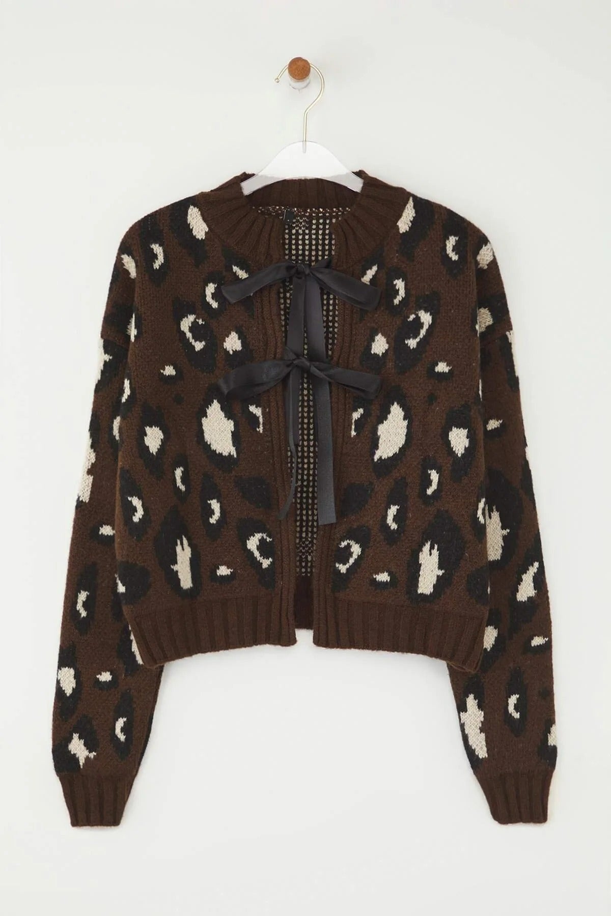 Leopard Patterned Crop Soft Textured Knit Cardigan