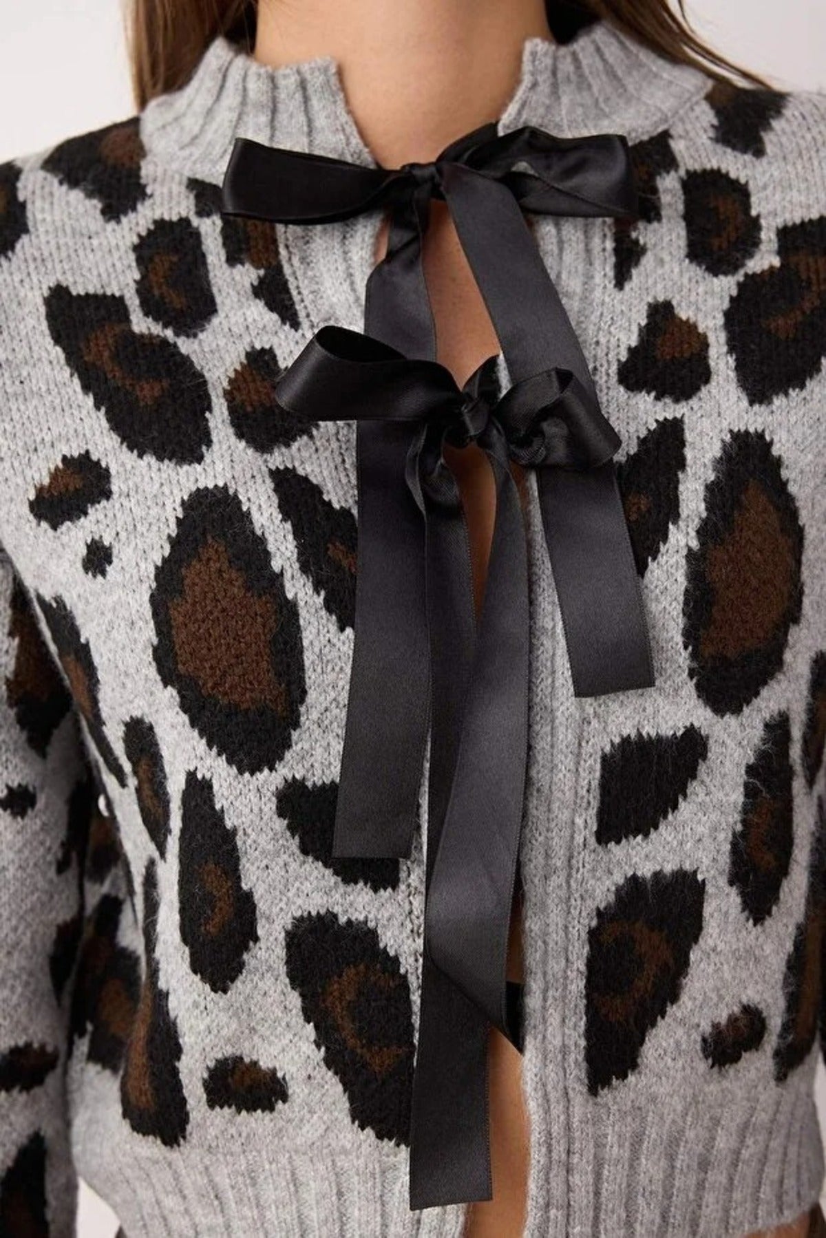 Leopard Patterned Crop Soft Textured Knit Cardigan