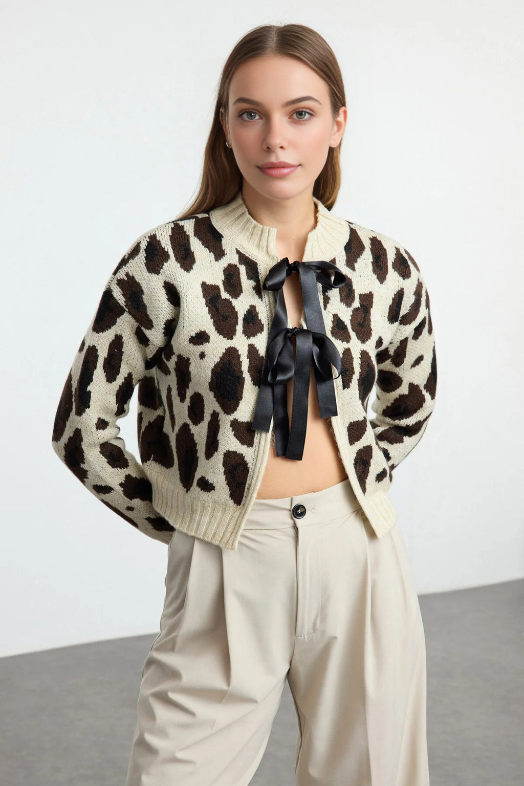 Leopard Patterned Crop Soft Textured Knit Cardigan