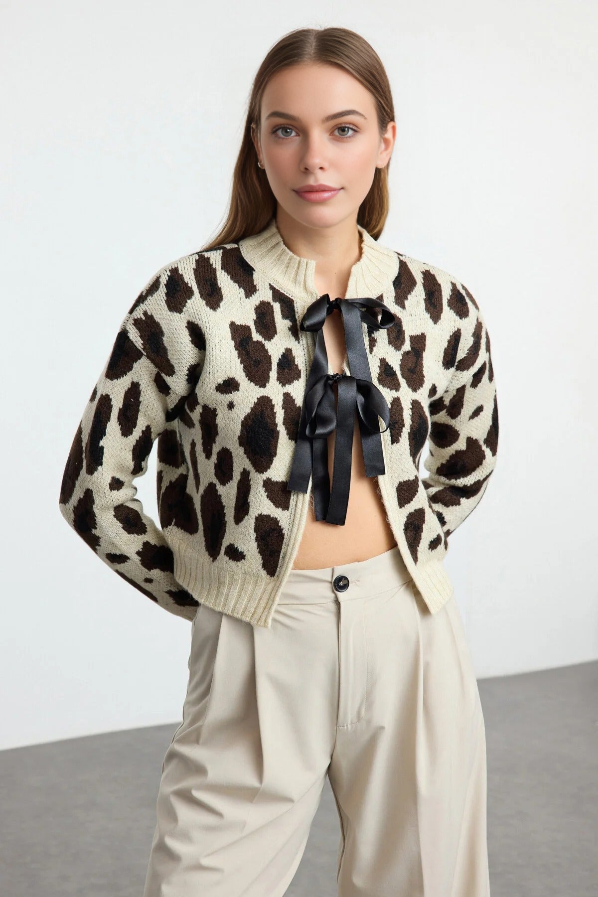 Leopard Patterned Crop Soft Textured Knit Cardigan