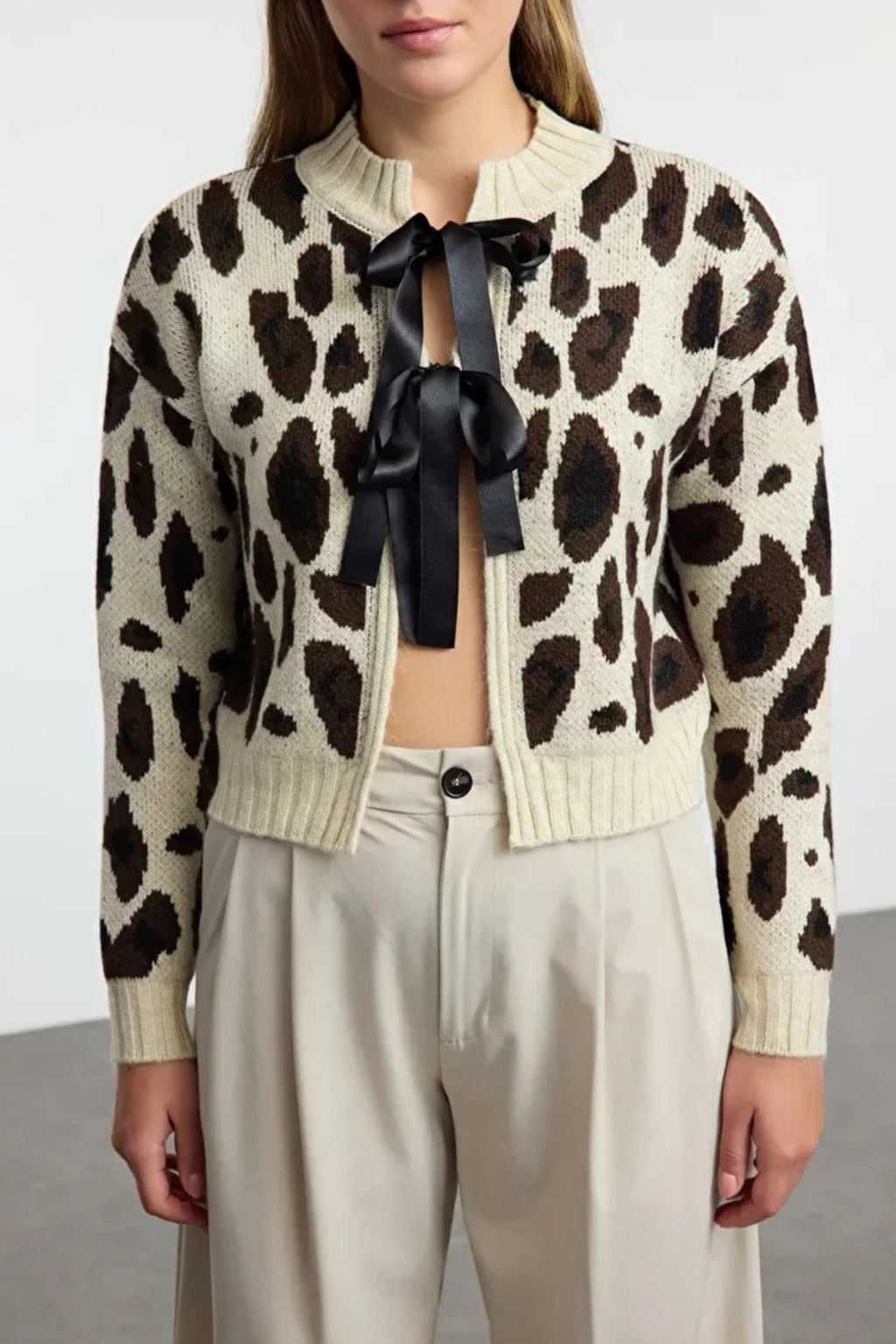 Leopard Patterned Crop Soft Textured Knit Cardigan