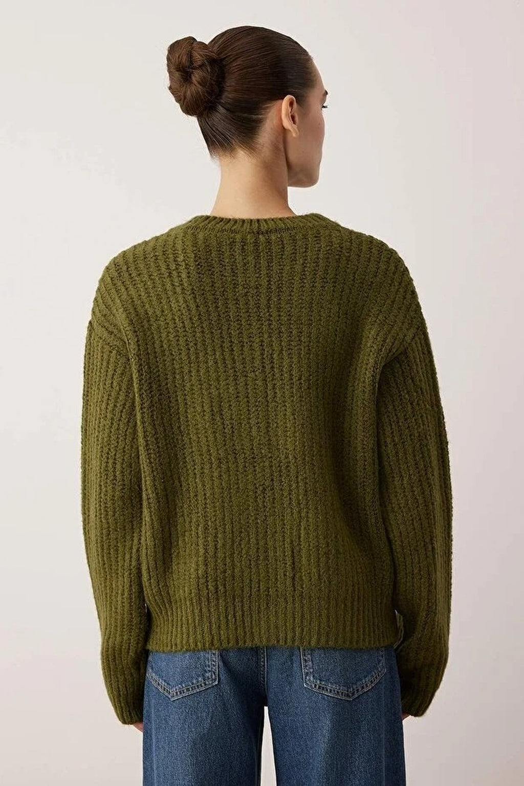 Soft-Textured Basic Knit Cardigan