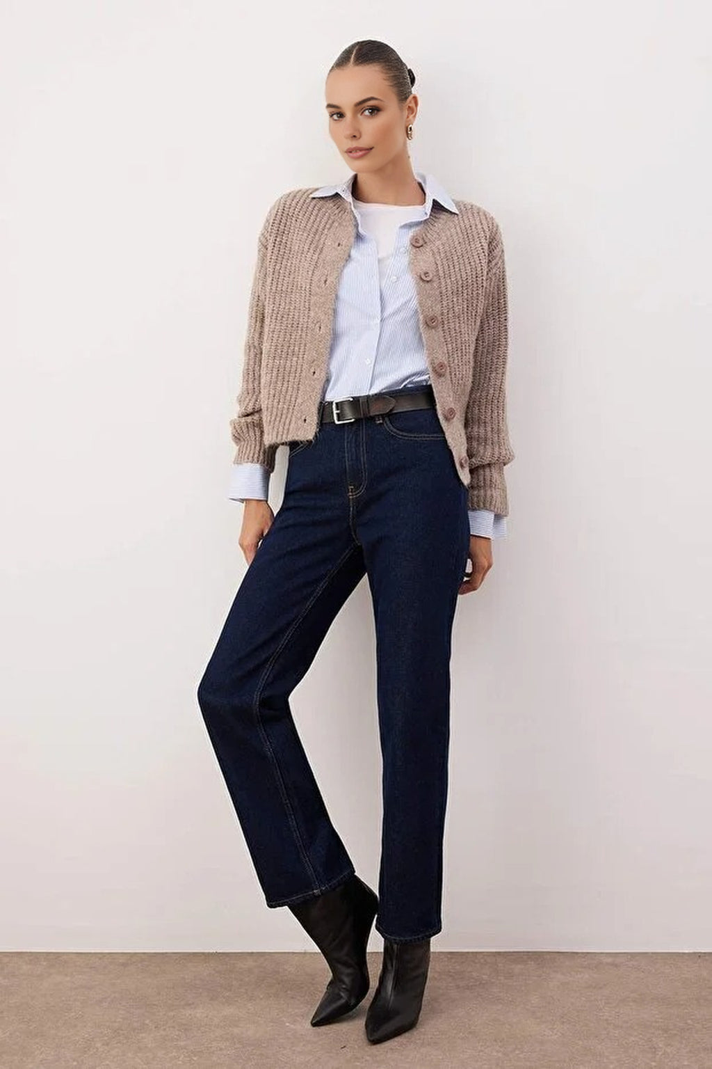 Soft-Textured Basic Knit Cardigan
