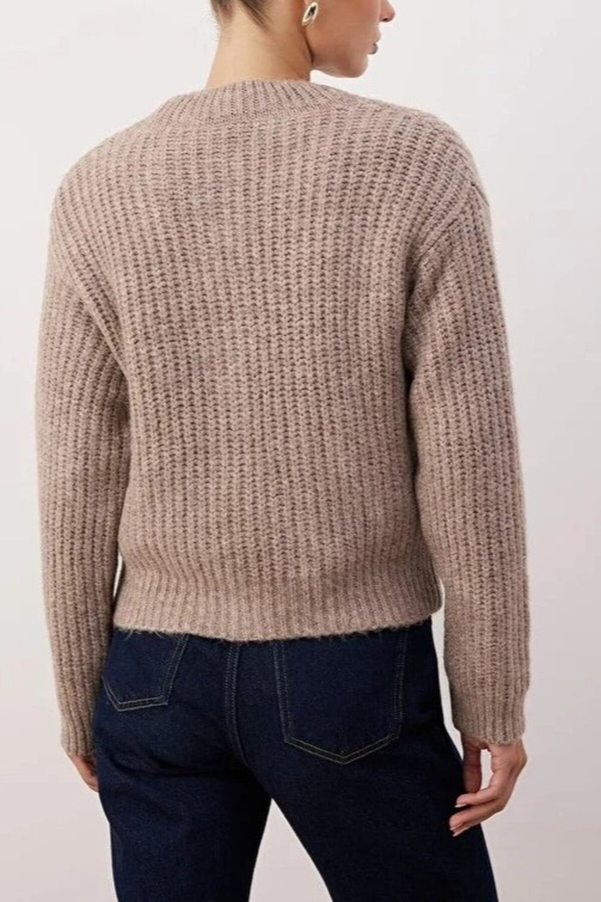 Soft-Textured Basic Knit Cardigan
