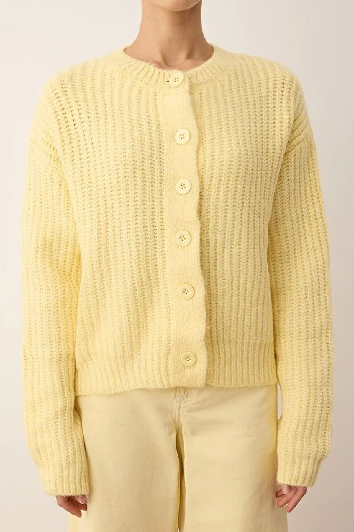 Soft-Textured Basic Knit Cardigan