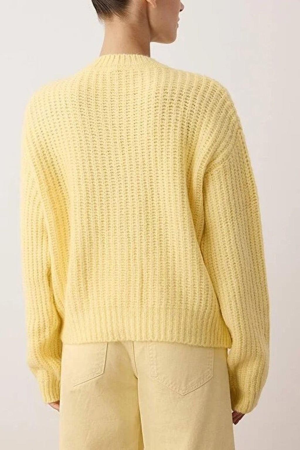 Soft-Textured Basic Knit Cardigan