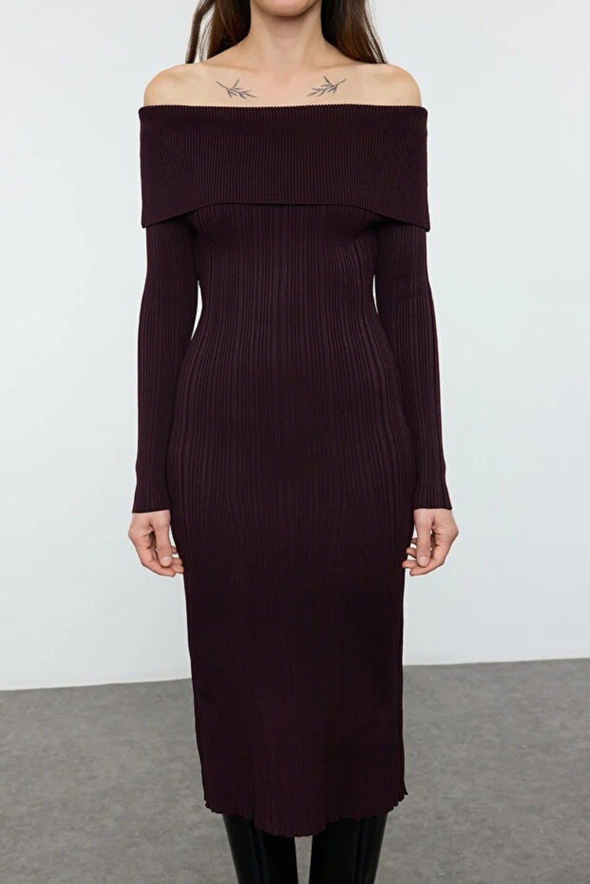 Midi Knit Basic Carmen Collar Dress