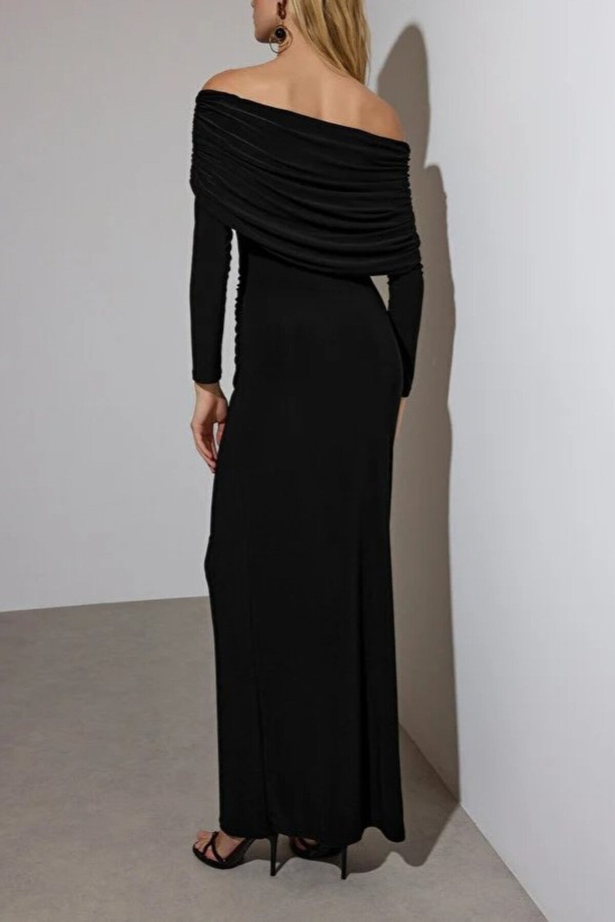 Pleated Carmen Collar Flexible Maxi Knit Dress