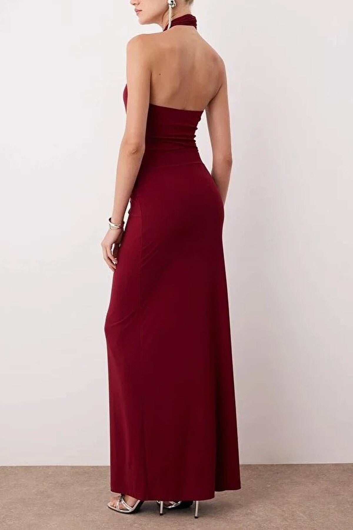 Maxi Elegant Evening Dress with Accessory Detail