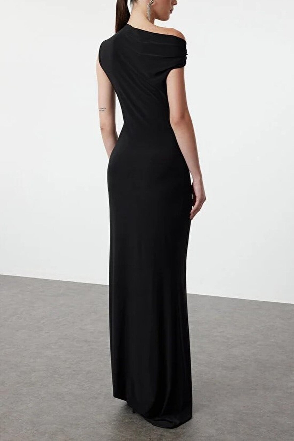 Maxi Elegant Evening Dress with Stone Accessory Detail