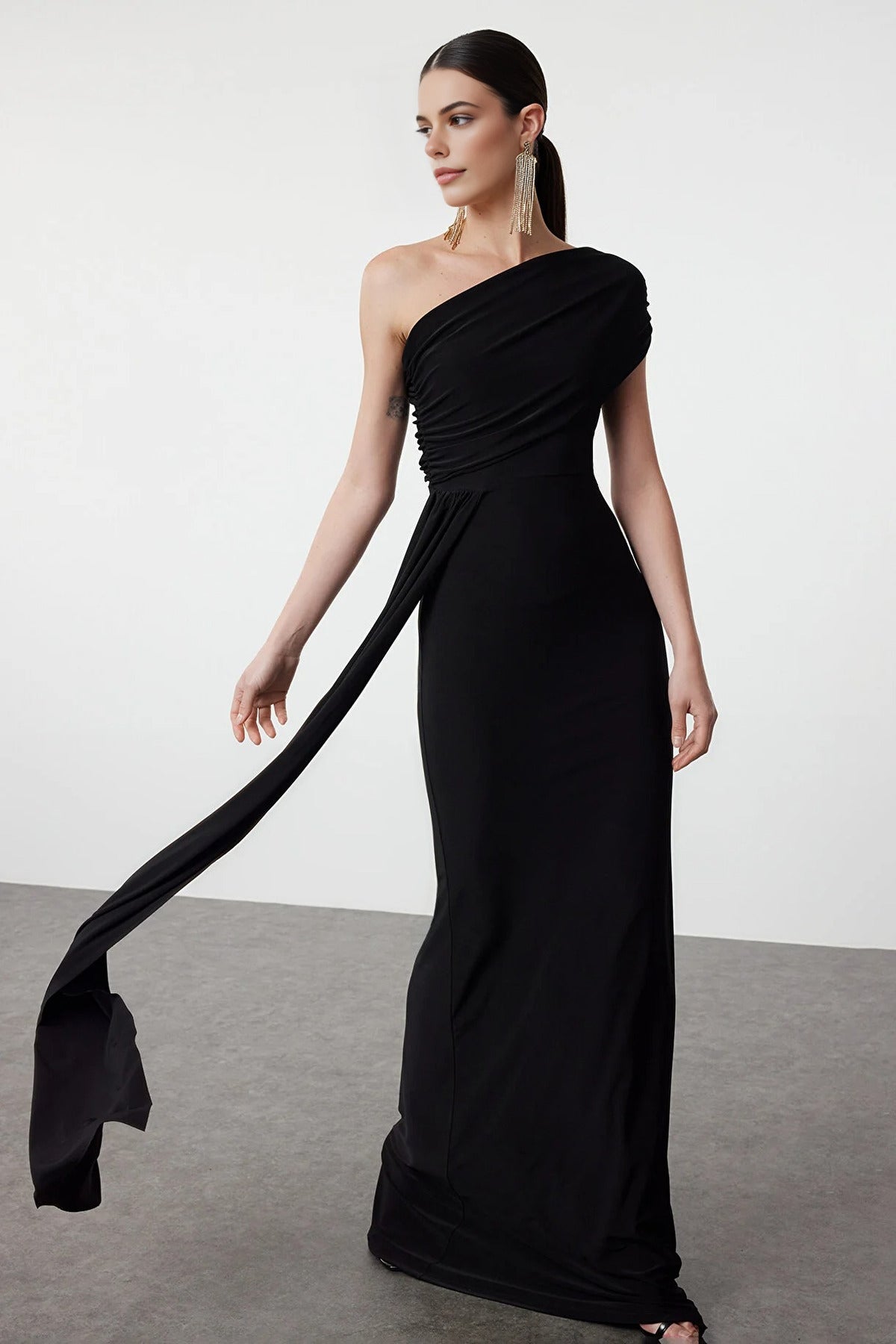 Maxi Evening Dress with Asymmetrical Collar