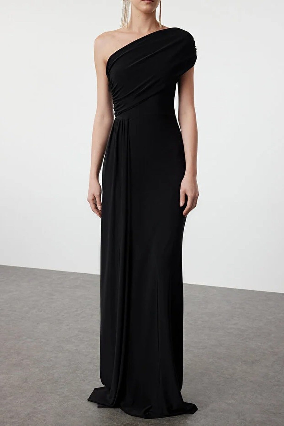 Maxi Evening Dress with Asymmetrical Collar