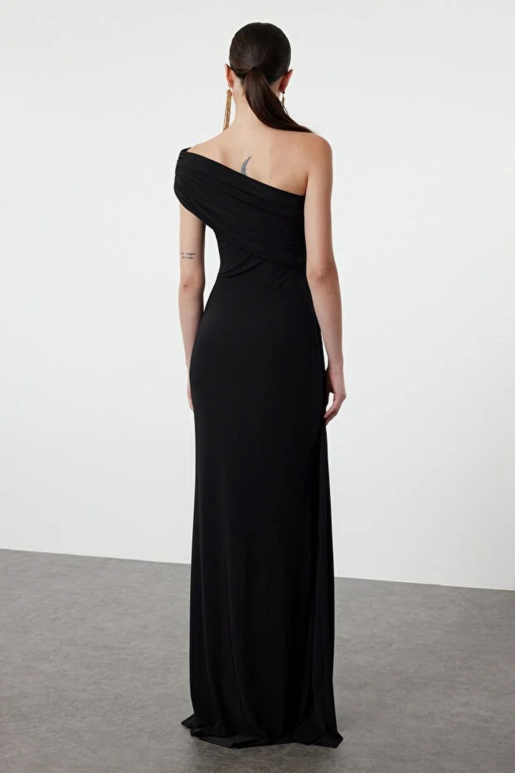 Maxi Evening Dress with Asymmetrical Collar