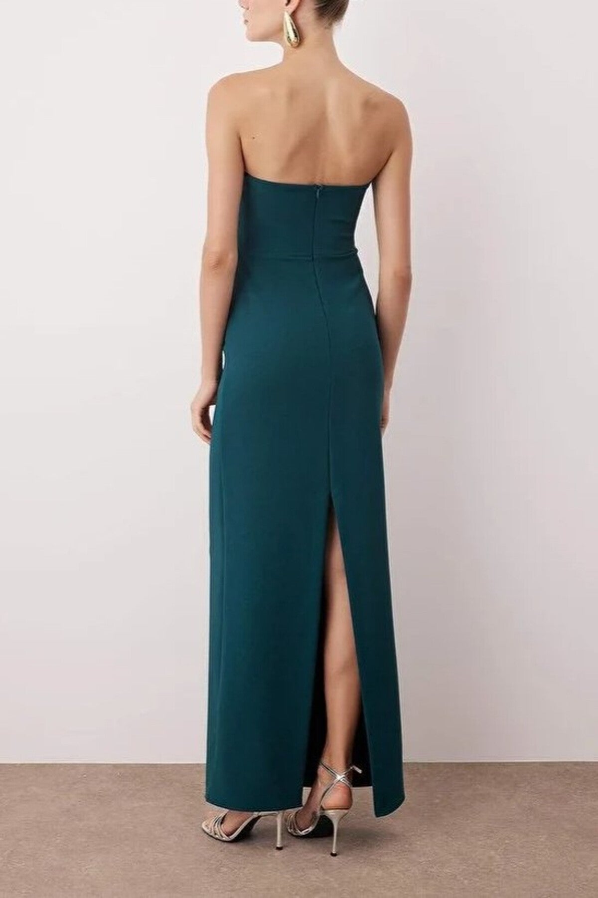 Elegant Evening Dress with Bow Detail