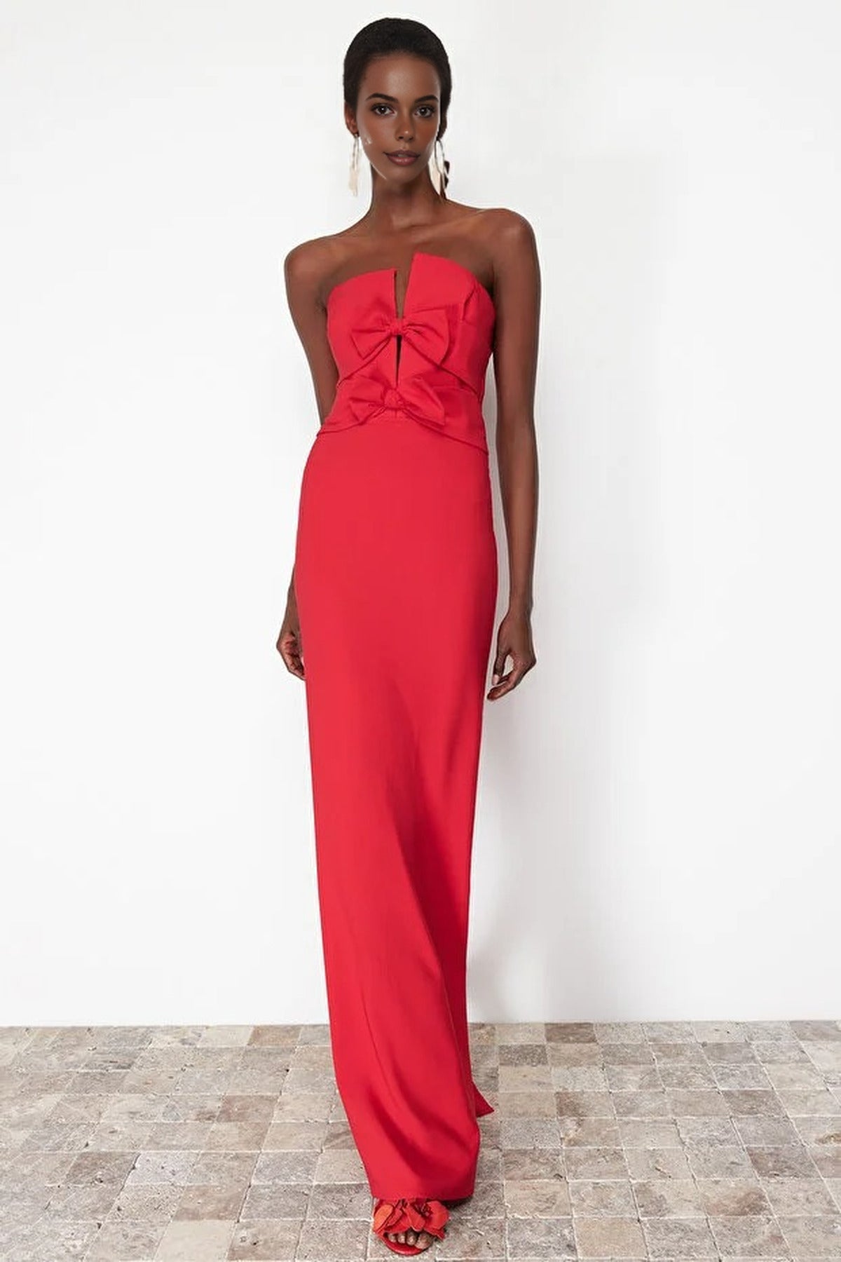 Elegant Evening Dress with Bow Detail