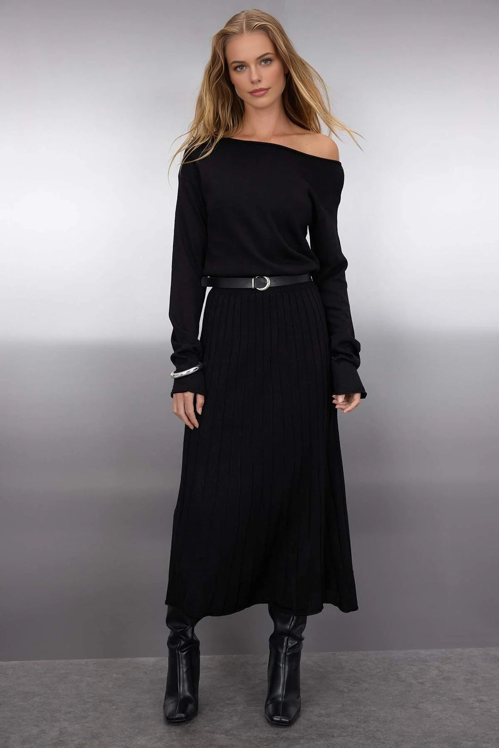 A-line Boat Neck Maxi Knit Belted Long Dress