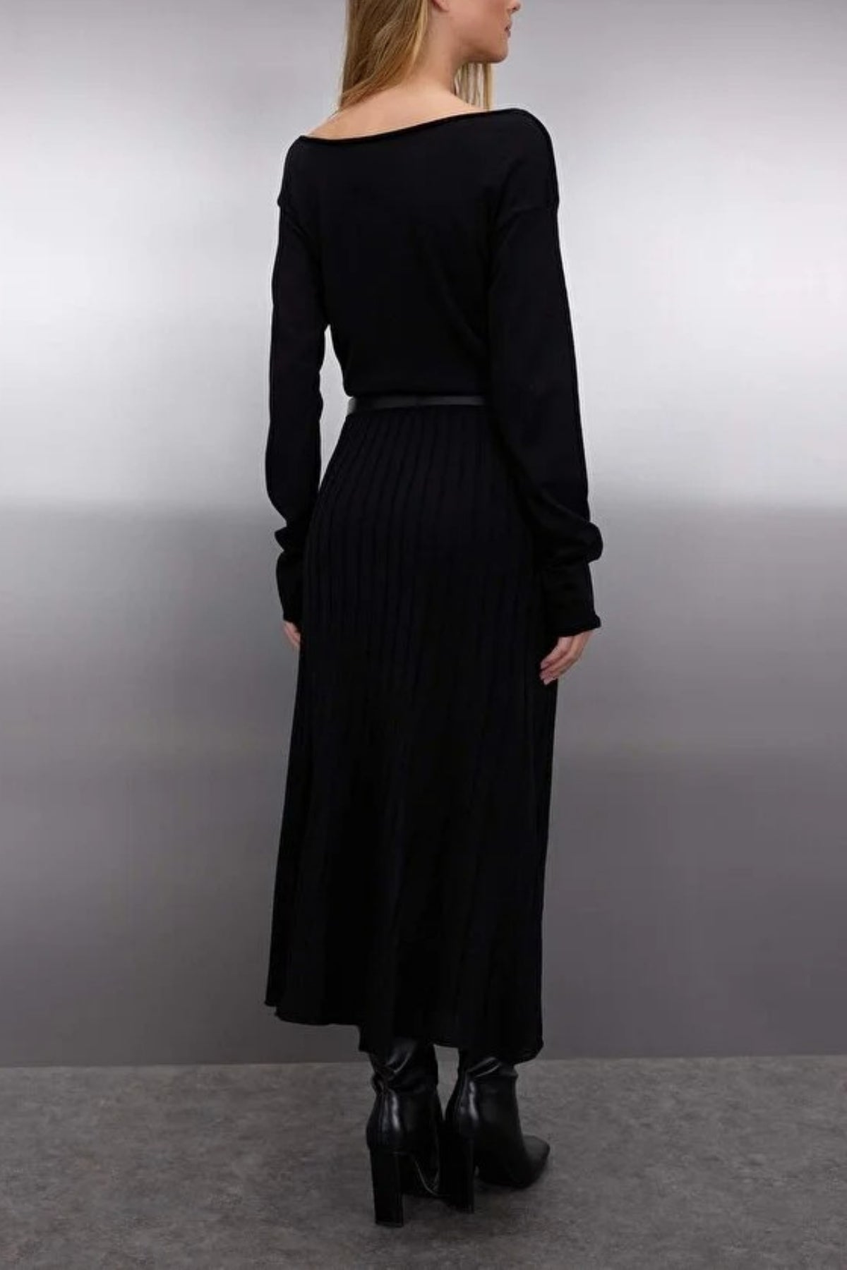 A-line Boat Neck Maxi Knit Belted Long Dress