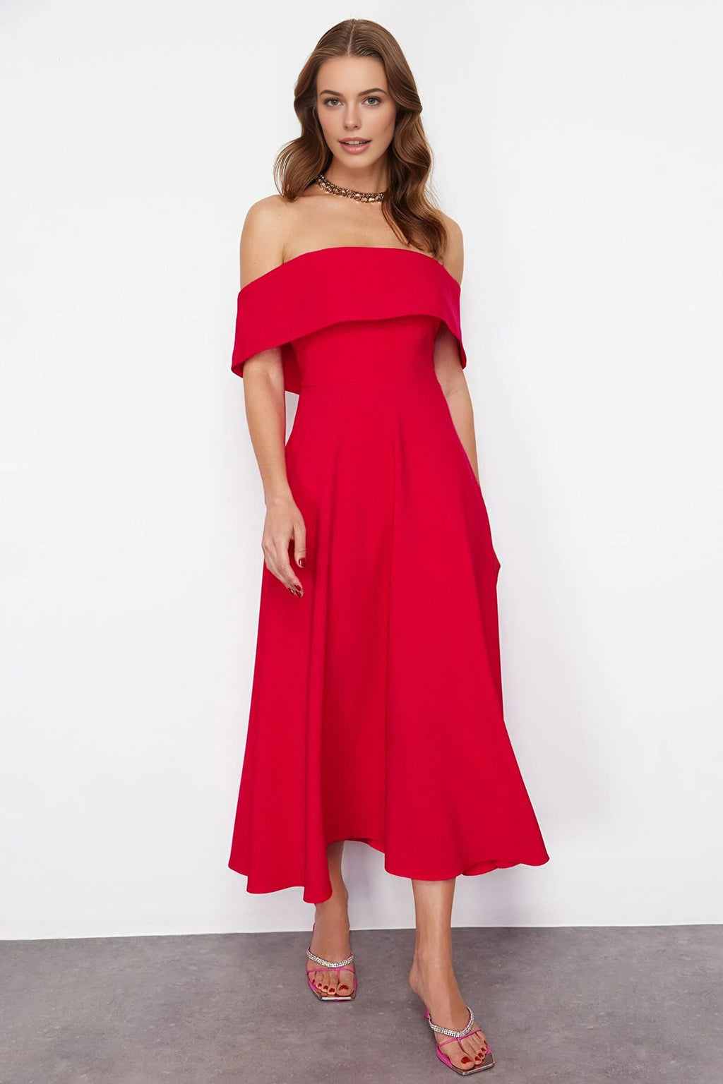 Elegant A-Line Woven Evening Dress with Collar Detail