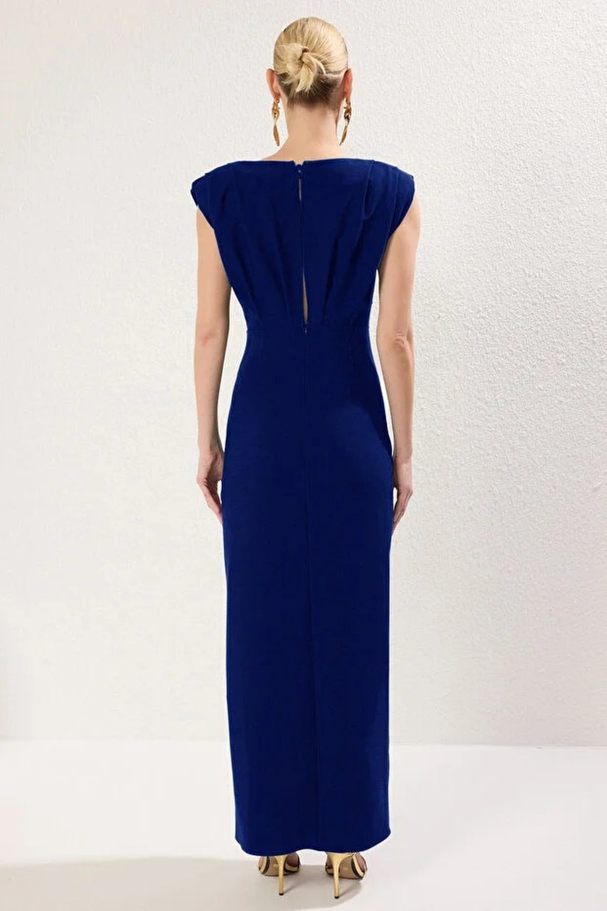 Woven Long Elegant Evening Dress with Accessory Details