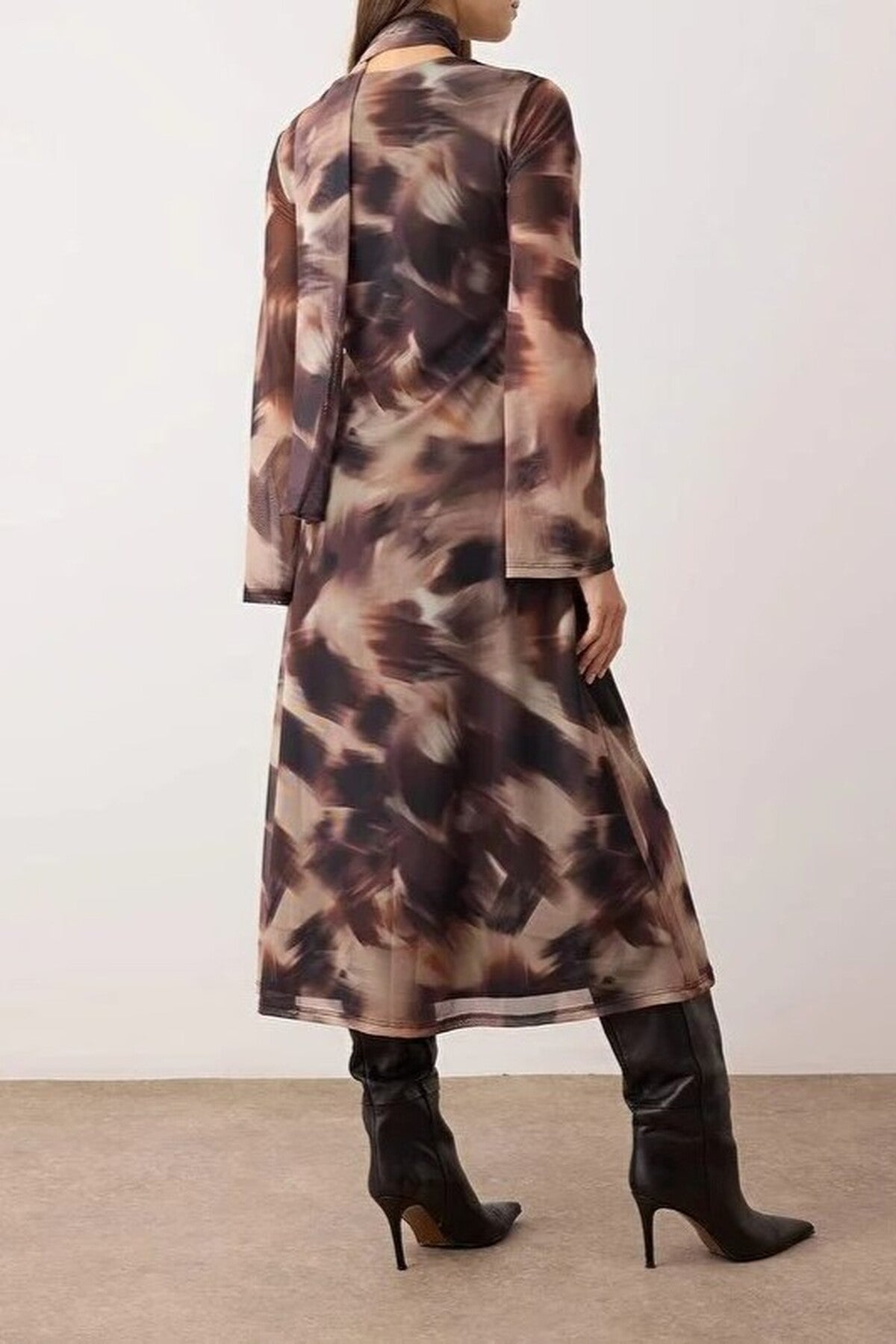 Accessory Detailed Midi Knitted Dress