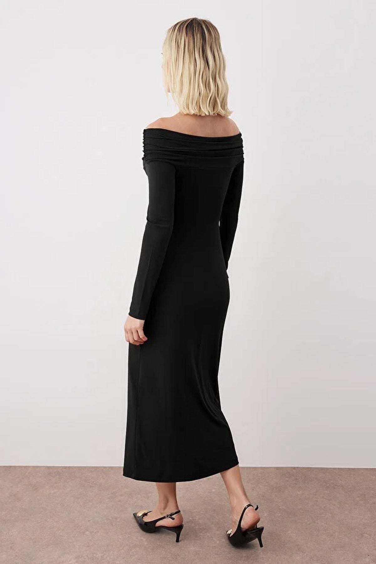 Off-Shoulder Bodycon Maxi Knit Dress with Accessory Details