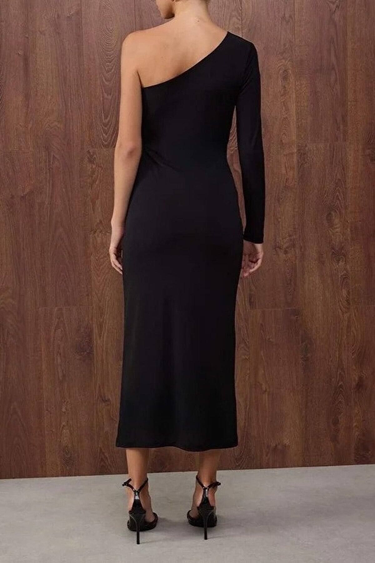 Knitted One-Shoulder Dress with Accessory Details