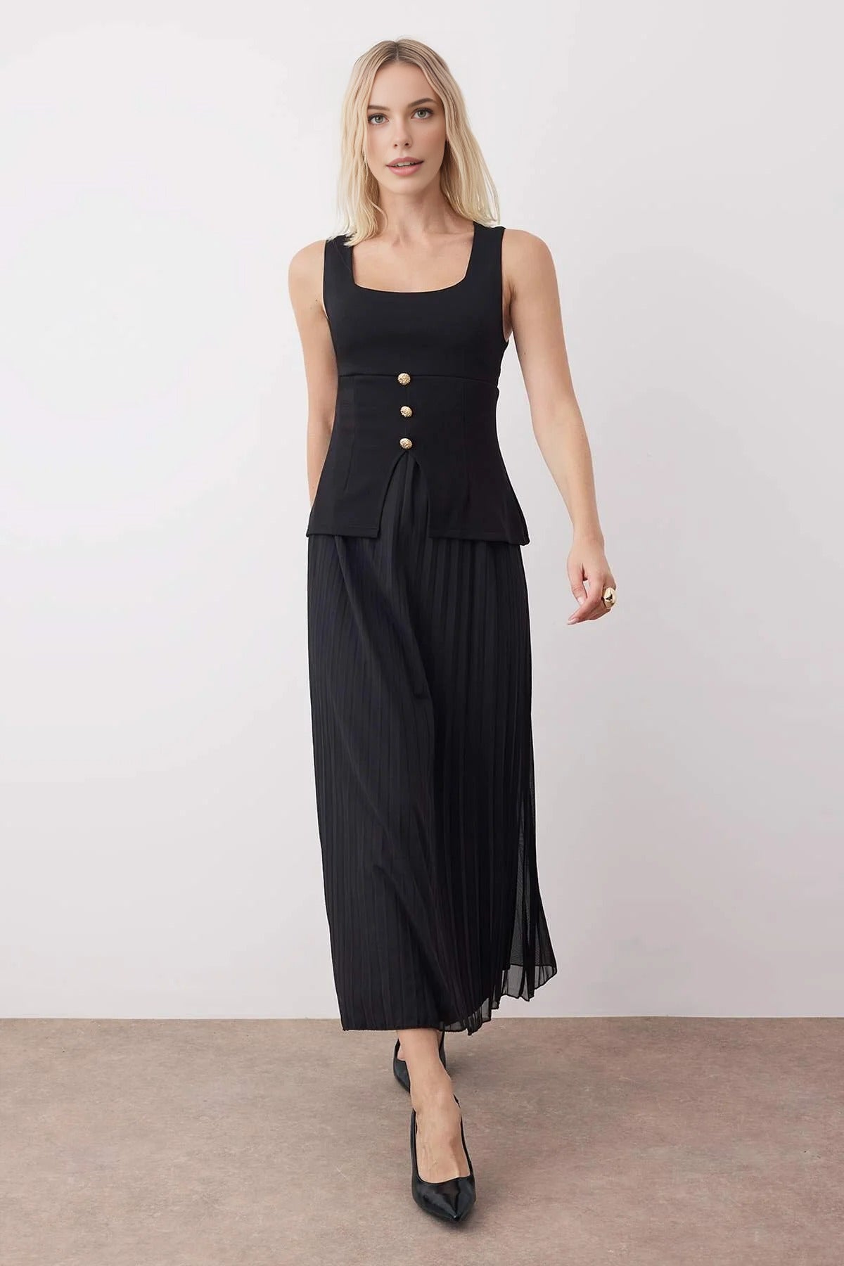 Maxi Sleeveless Lined Knitted Dress with Pleated Tulle and Button Detail