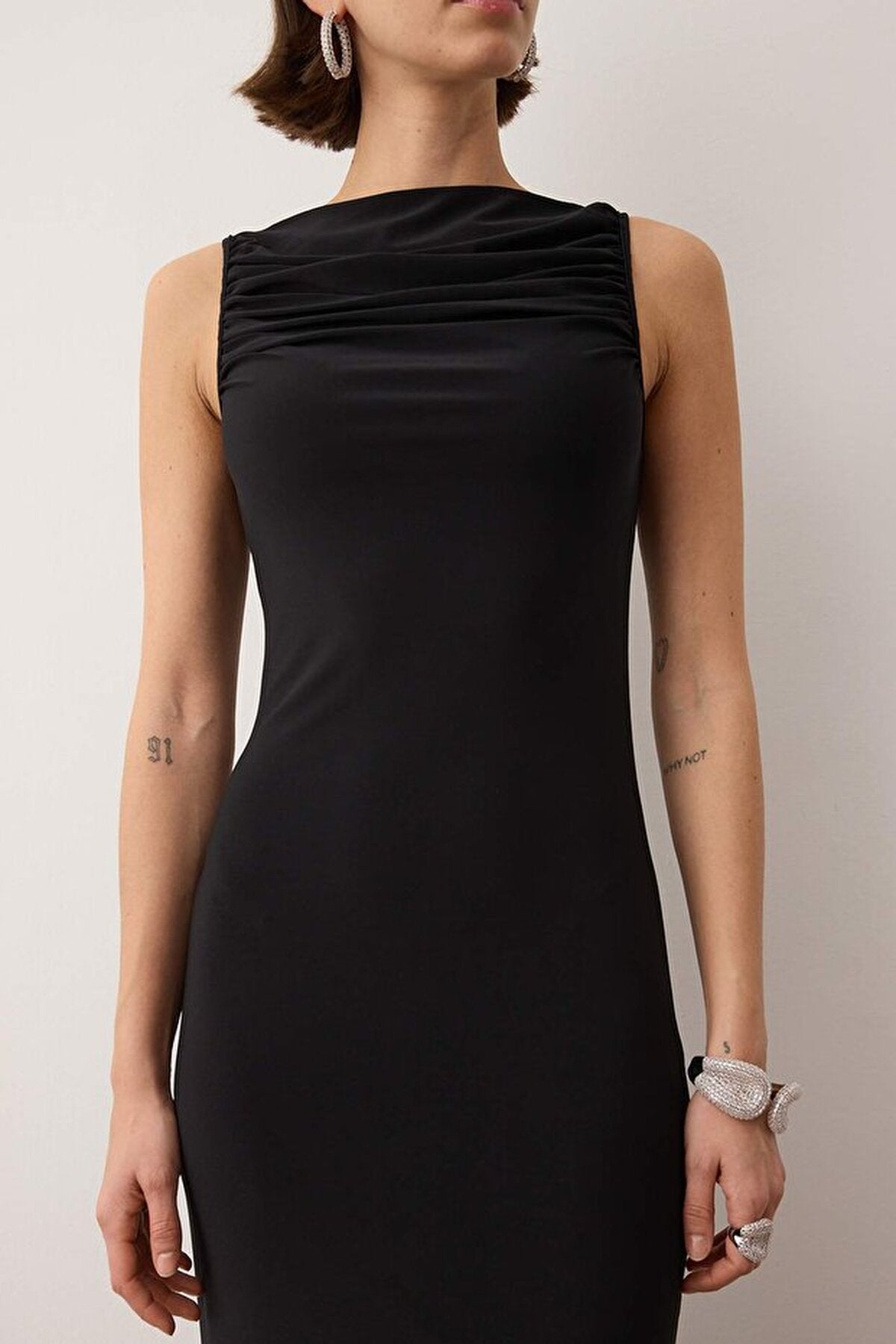 Elegant Long Knitted Evening Dress with Gathered Neckline Detail