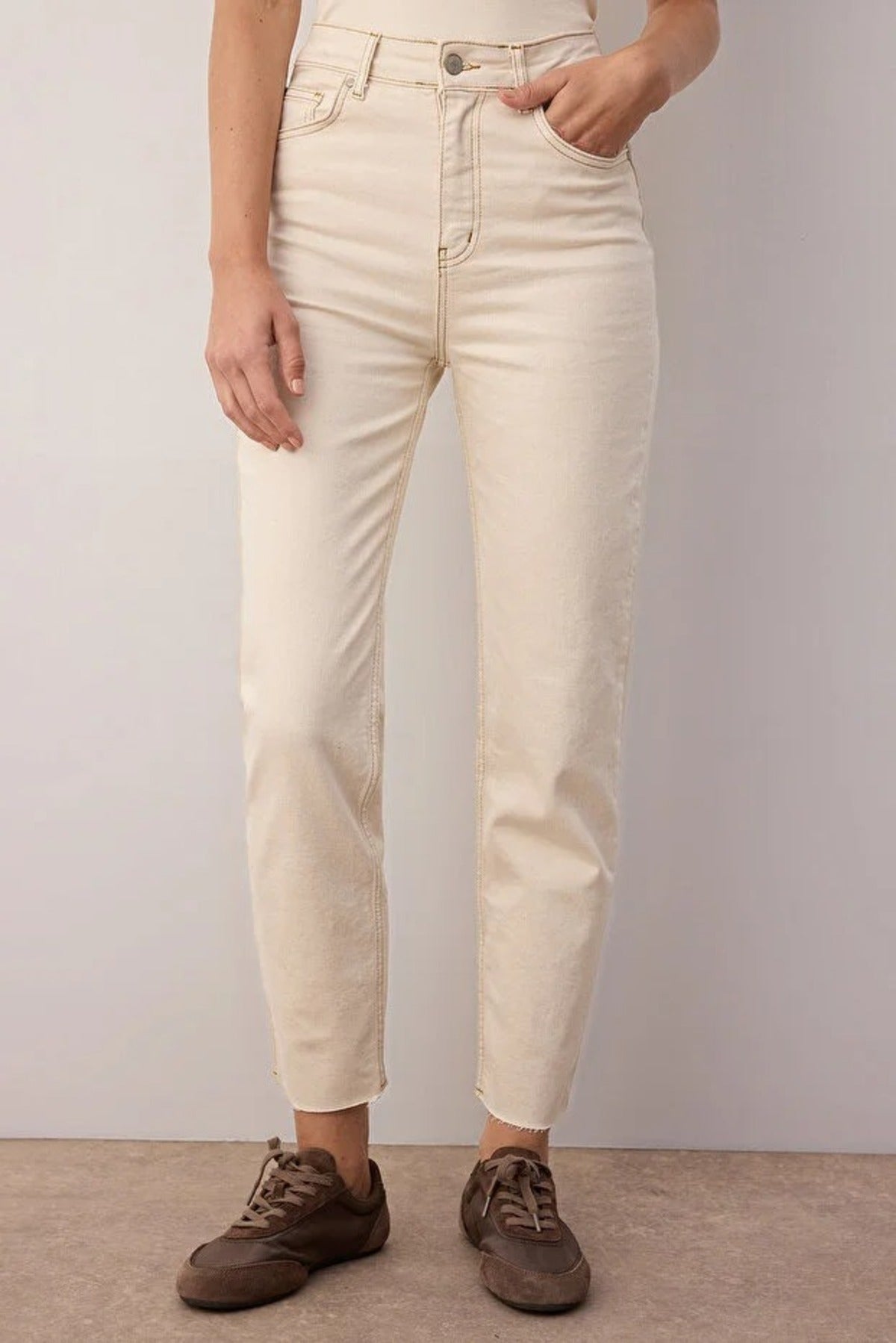 High Waist Slim Mom Jeans