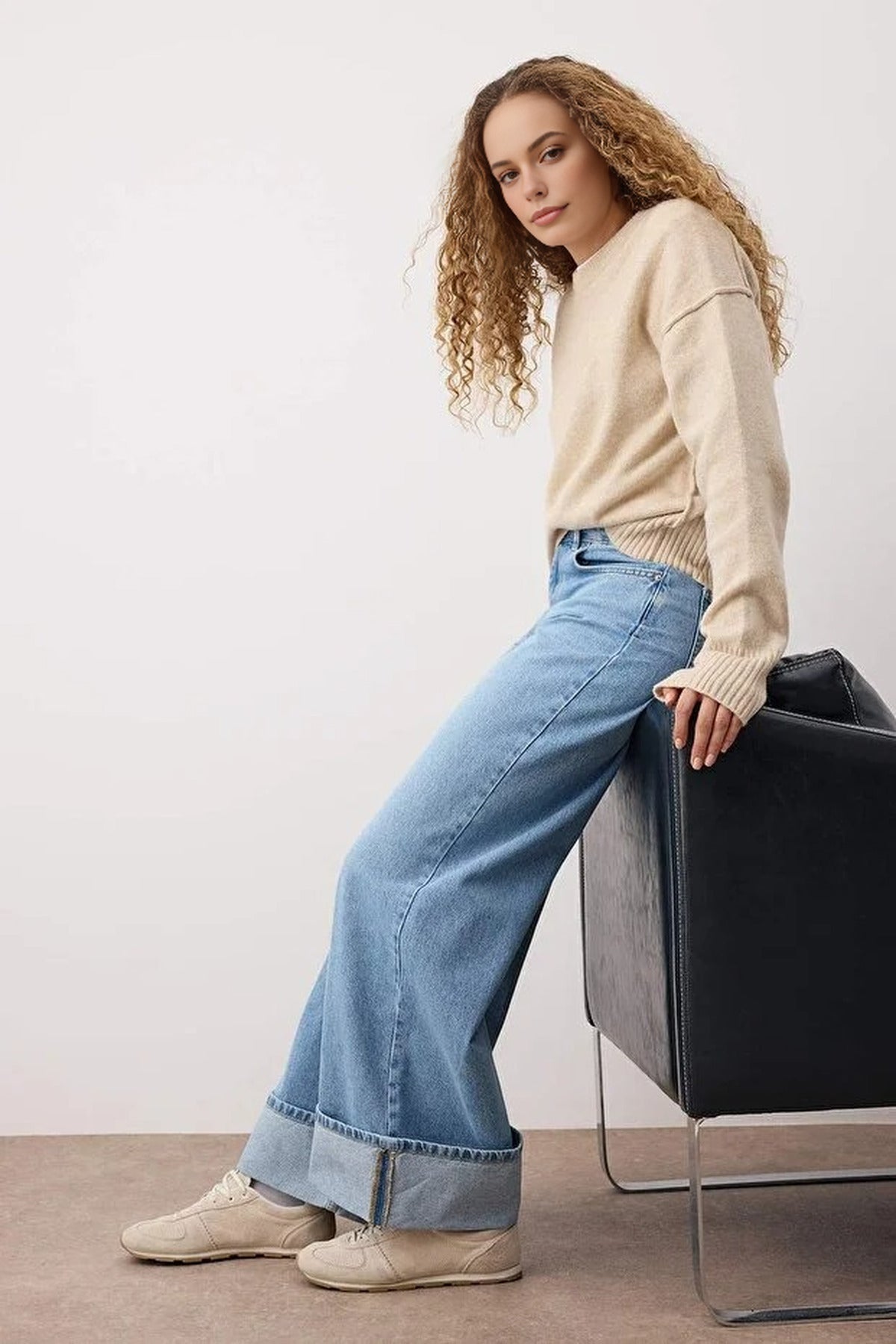 Regular Waist Wide Leg Jeans with Folded Hem